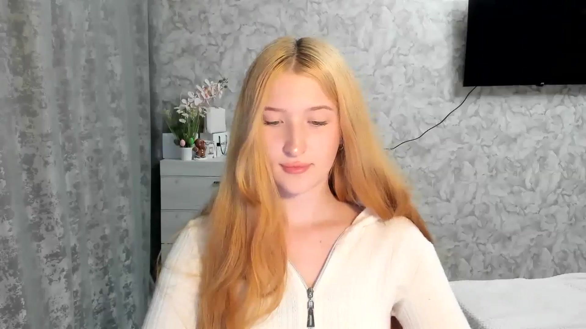 Gallery image thumbnail from Ilona_Here's myfreecams stream on, 04/13/2026, 17:27 image 20 of 20