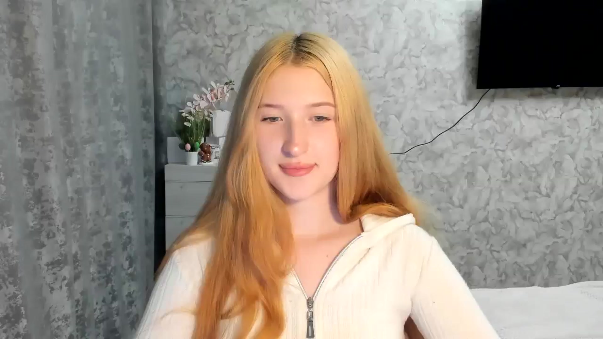 Gallery image thumbnail from Ilona_Here's myfreecams stream on, 04/13/2026, 17:27 image 3 of 20