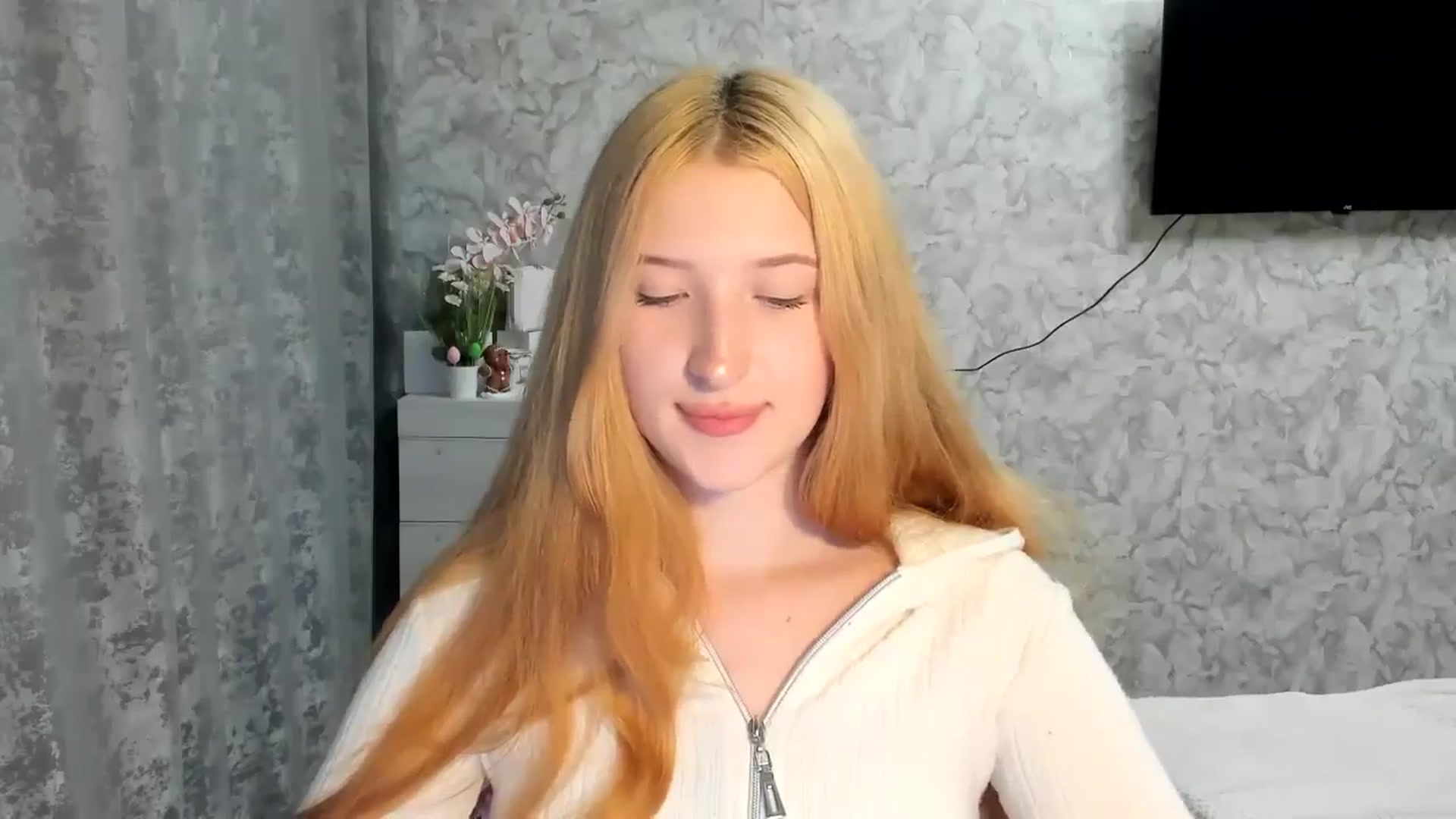 Gallery image thumbnail from Ilona_Here's myfreecams stream on, 04/13/2026, 17:27 image 2 of 20