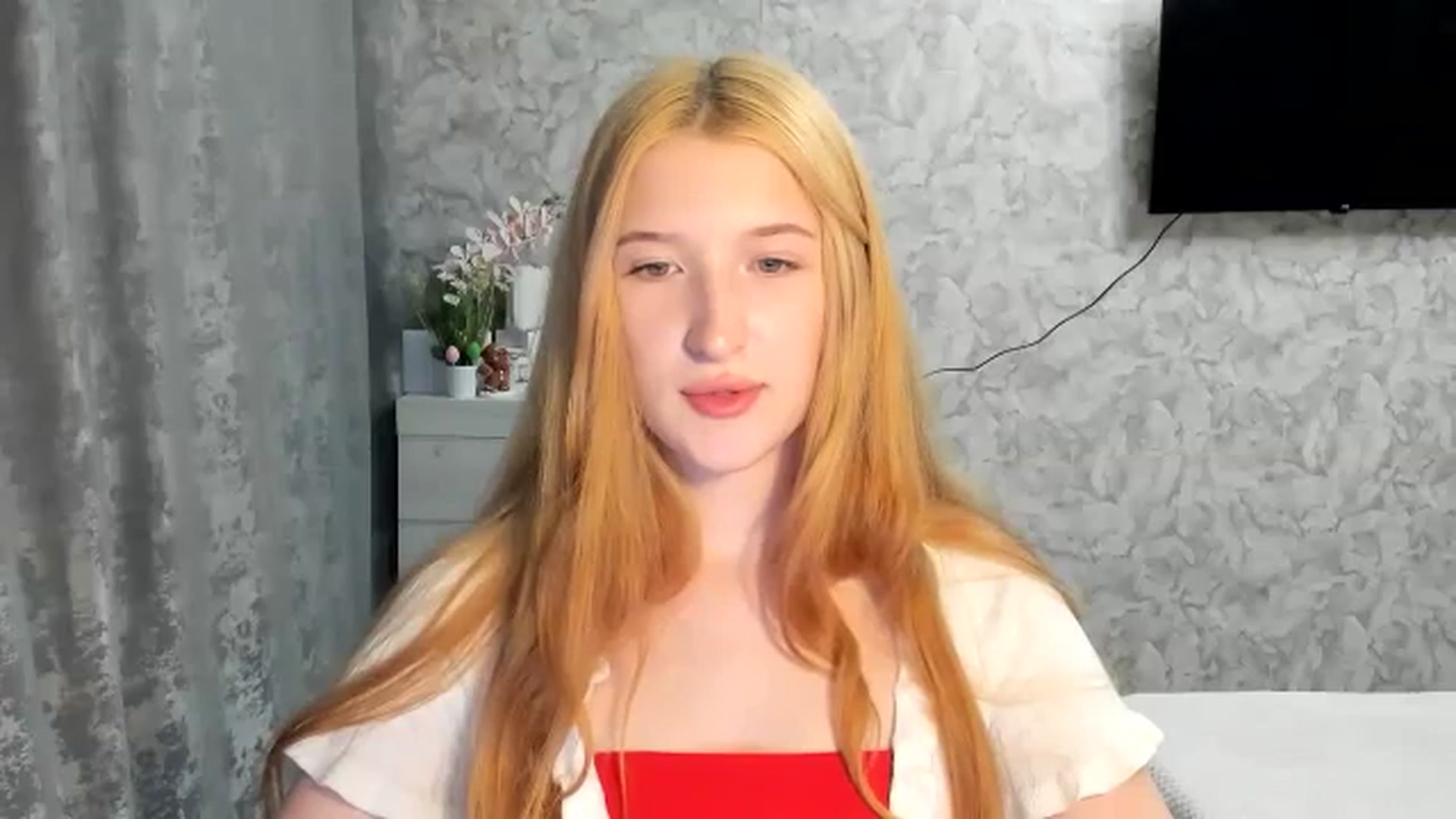 Gallery image thumbnail from Ilona_Here's myfreecams stream on, 04/14/2026, 16:42 image 10 of 20