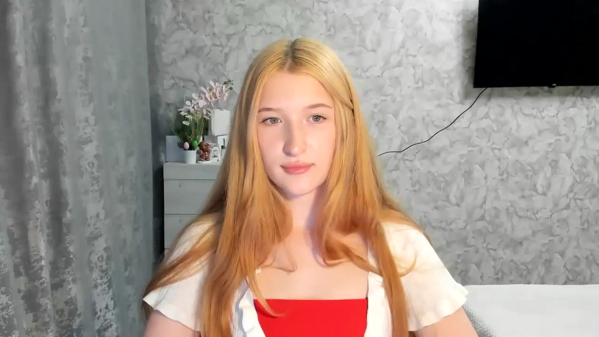 Gallery image thumbnail from Ilona_Here's myfreecams stream on, 04/14/2026, 16:42 image 6 of 20