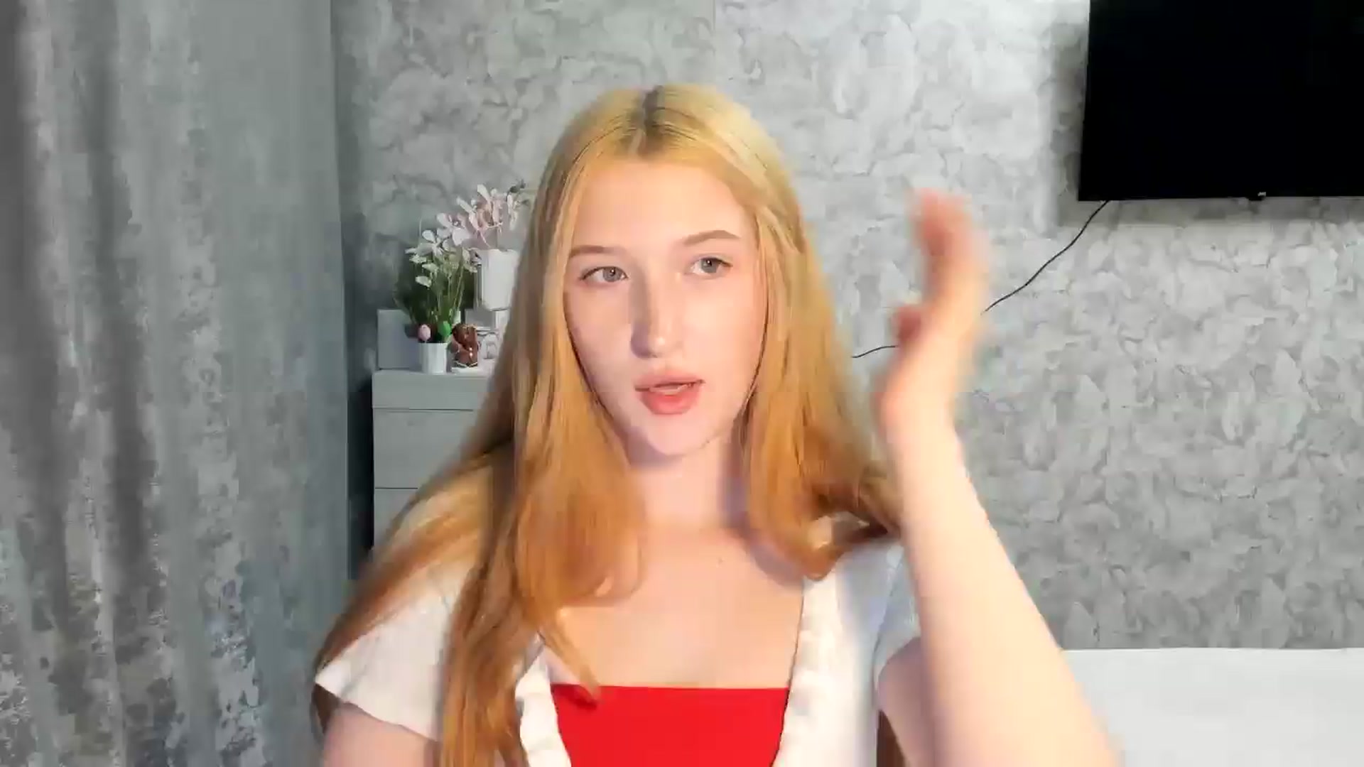 Gallery image thumbnail from Ilona_Here's myfreecams stream on, 04/14/2026, 16:42 image 2 of 20