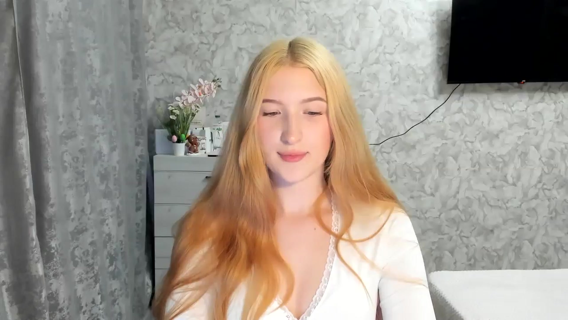 Gallery image thumbnail from Ilona_Here's myfreecams stream on, 04/24/2026, 17:09 image 10 of 20