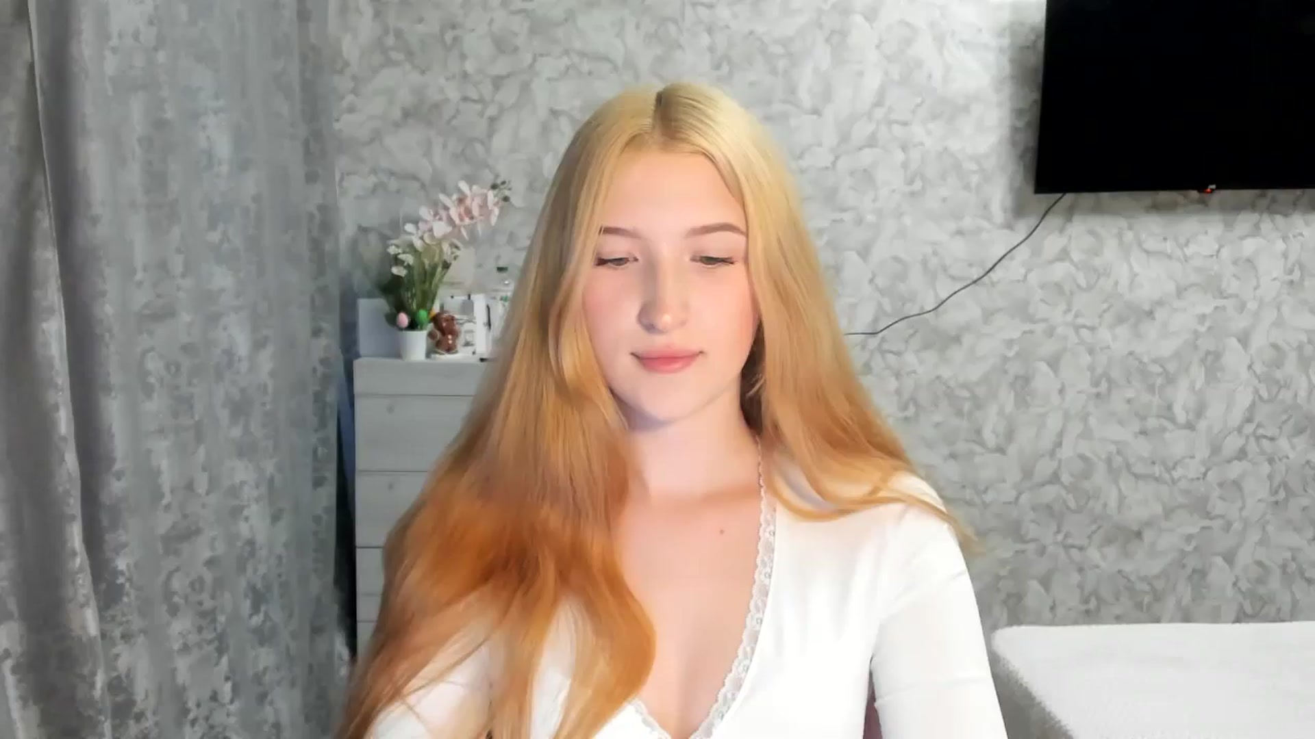 Gallery image thumbnail from Ilona_Here's myfreecams stream on, 04/24/2026, 17:09 image 5 of 20