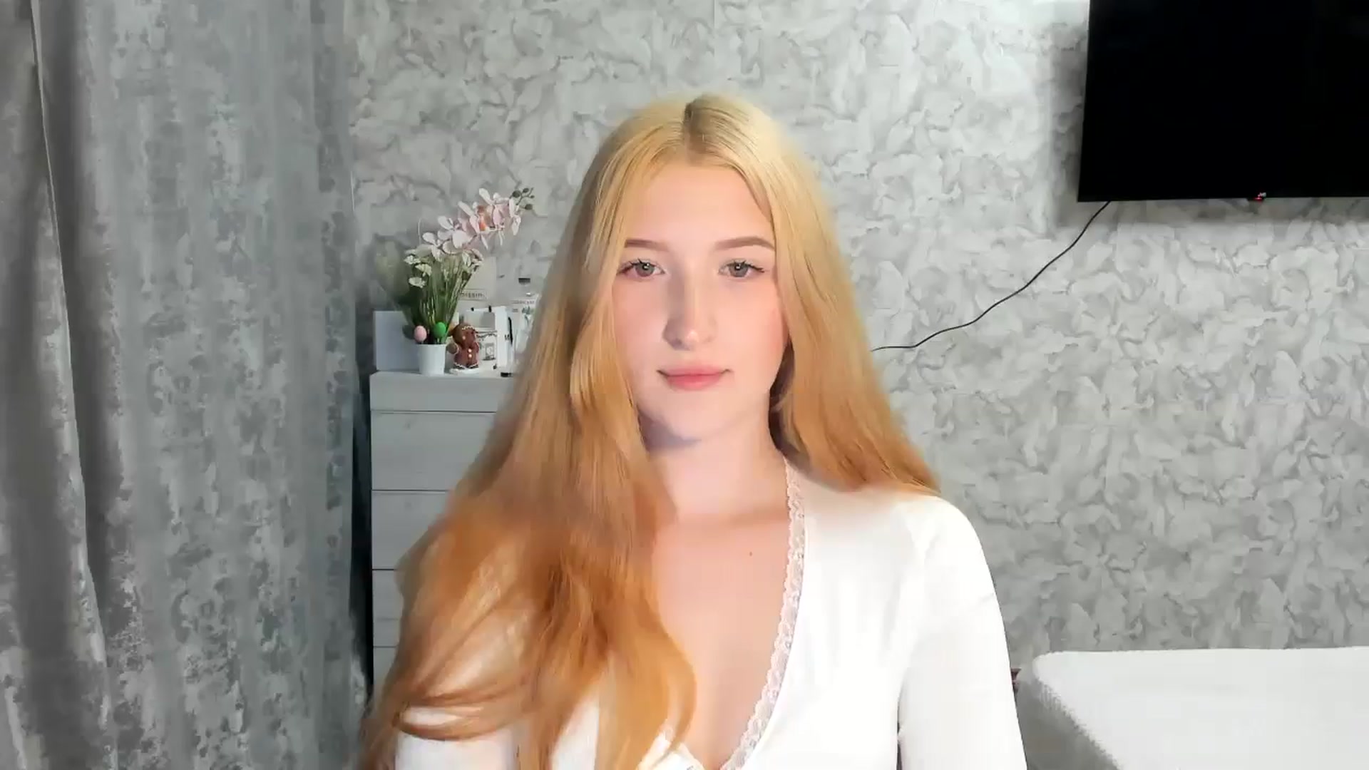 Gallery image thumbnail from Ilona_Here's myfreecams stream on, 04/24/2026, 17:09 image 12 of 20