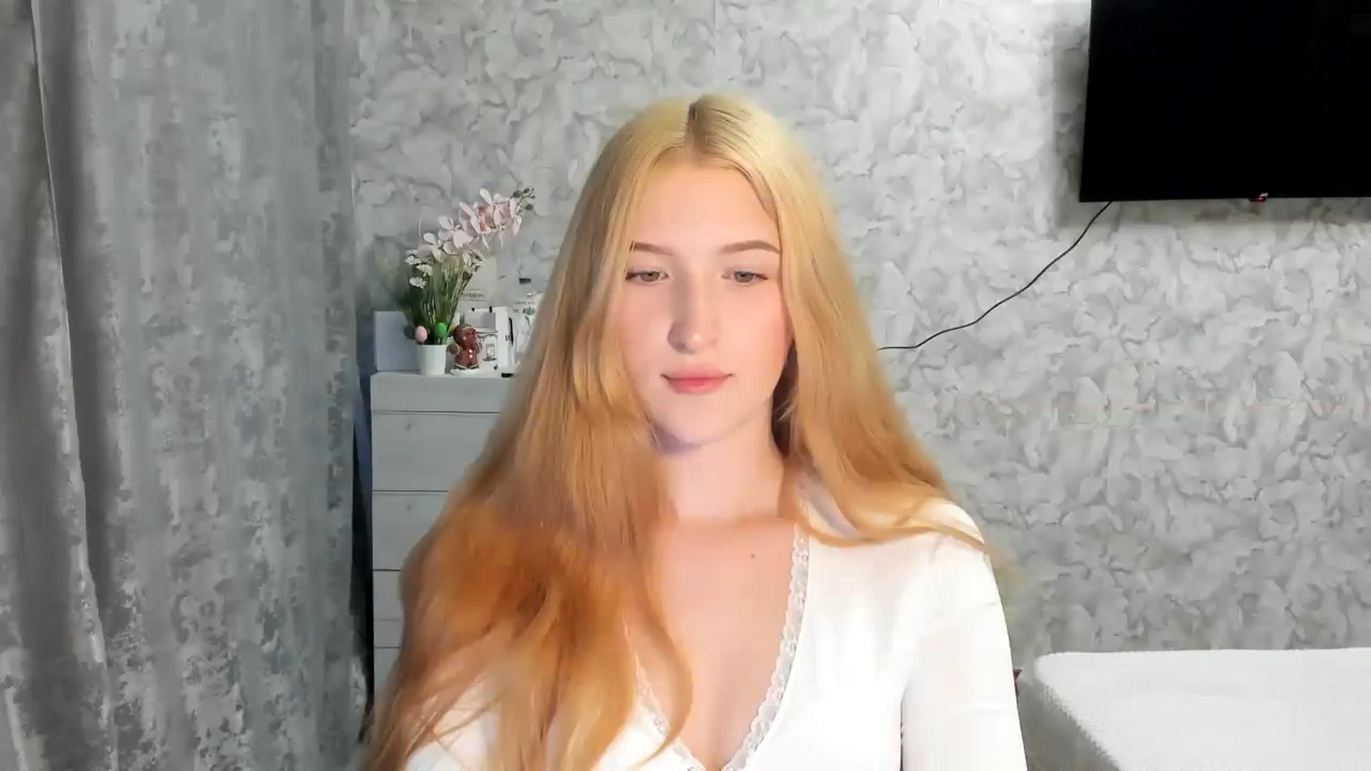 Gallery image thumbnail from Ilona_Here's myfreecams stream on, 04/24/2026, 17:09 image 6 of 20