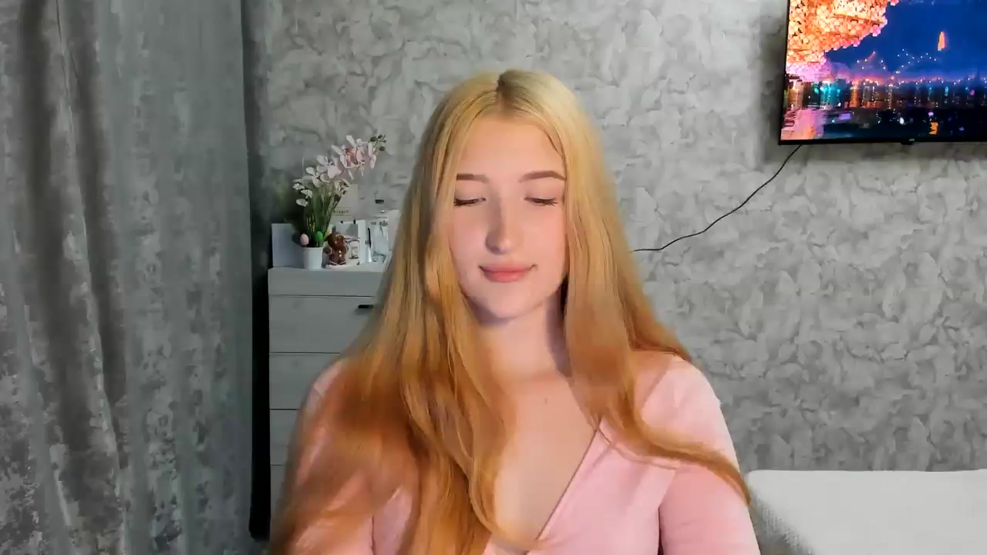 Gallery image thumbnail from Ilona_Here's myfreecams stream on, 04/25/2026, 18:33 image 5 of 20