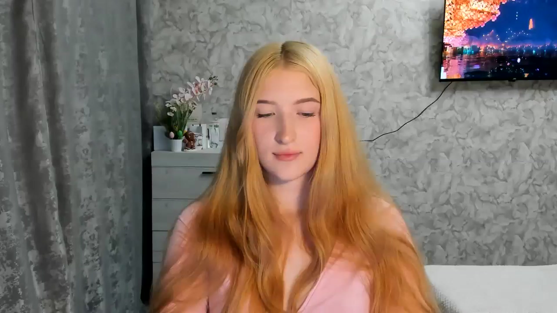Gallery image thumbnail from Ilona_Here's myfreecams stream on, 04/25/2026, 18:33 image 9 of 20