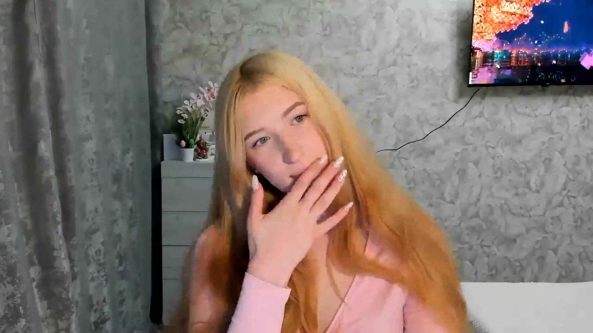 Gallery image thumbnail from Ilona_Here's myfreecams stream on, 04/25/2026, 18:33 image 6 of 20