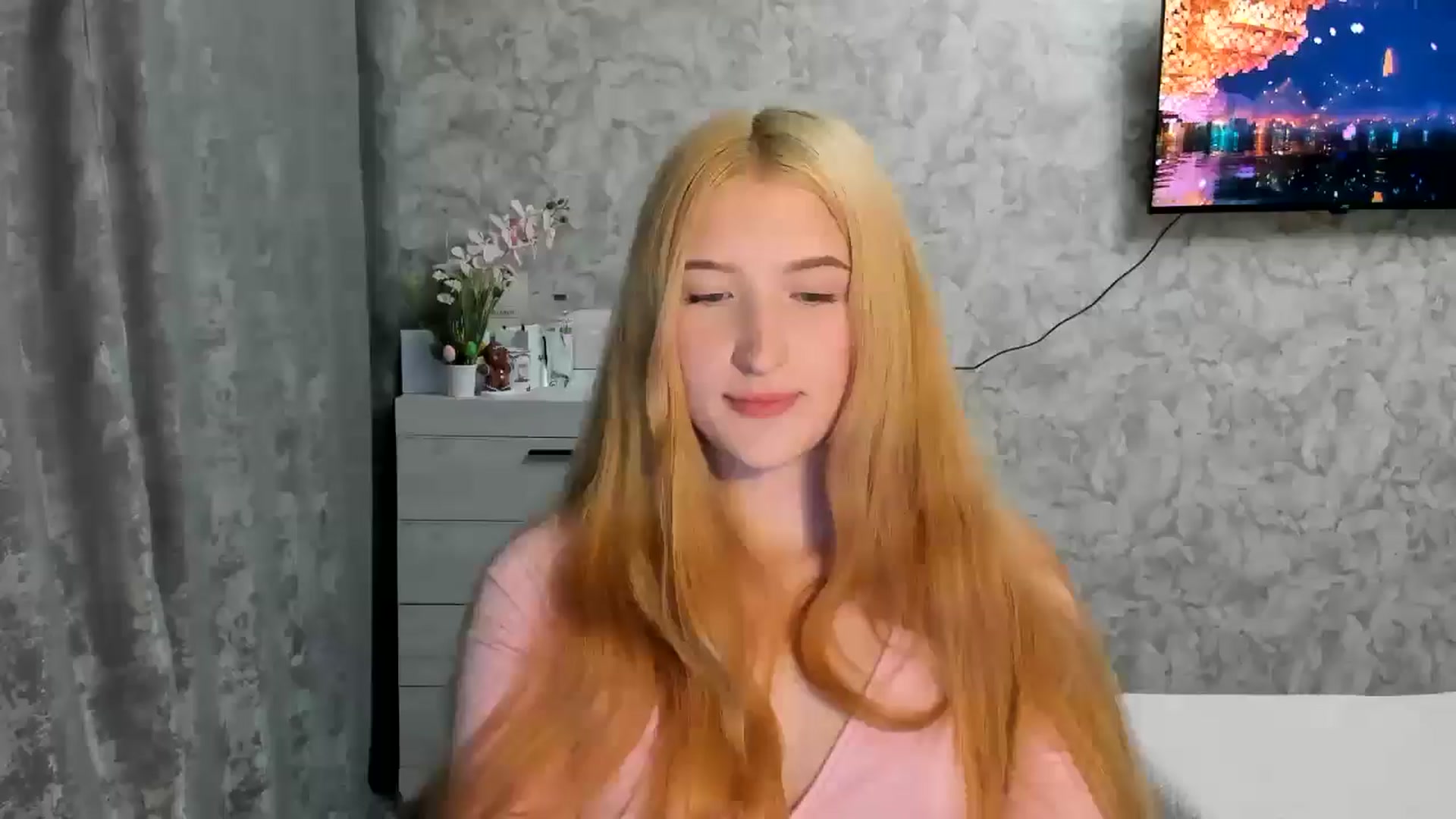 Gallery image thumbnail from Ilona_Here's myfreecams stream on, 04/25/2026, 18:33 image 13 of 20