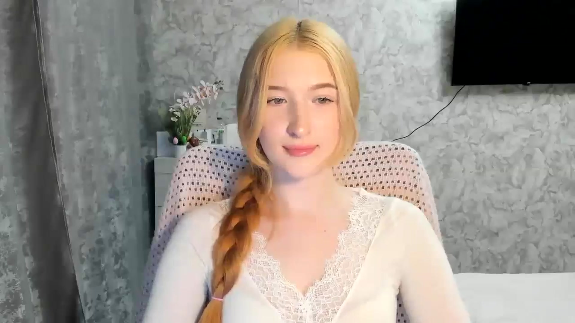 Gallery image thumbnail from Ilona_Here's myfreecams stream on, 04/28/2026, 17:21 image 11 of 20