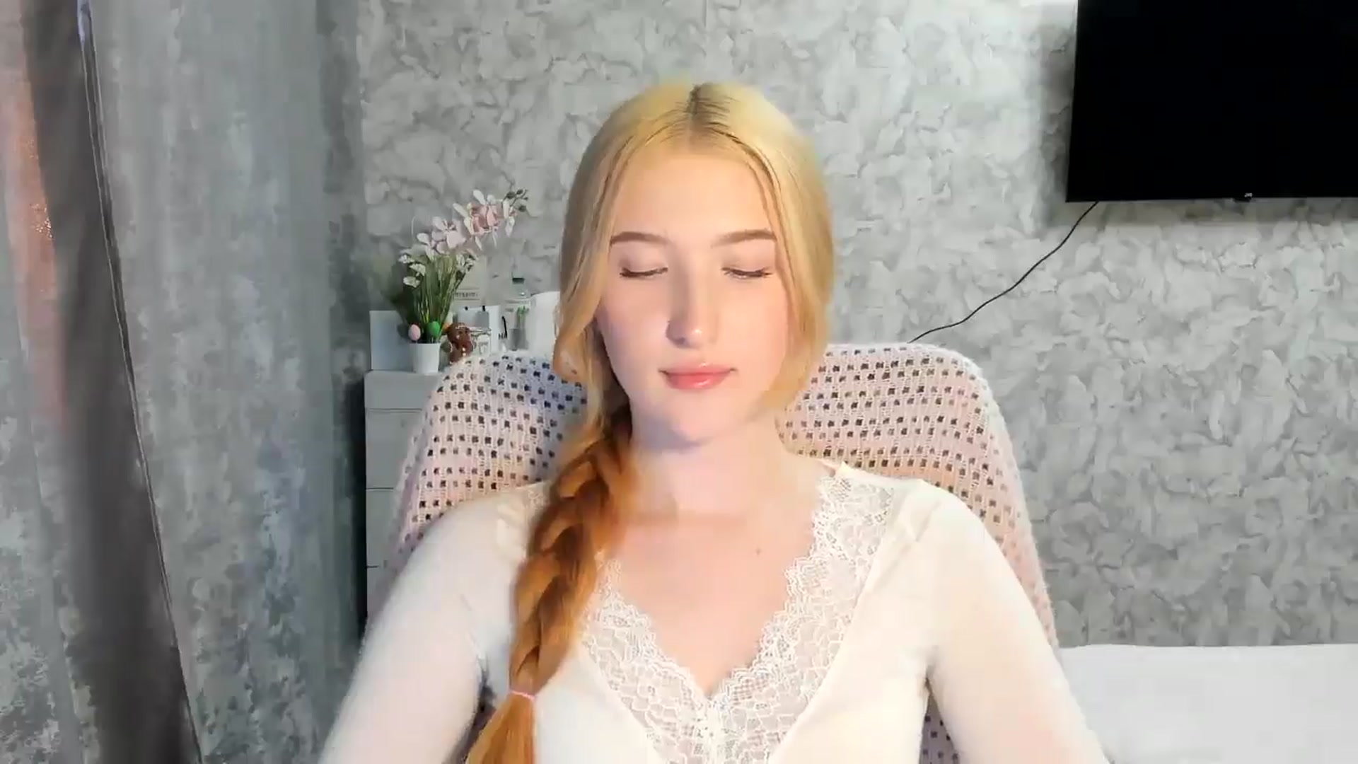 Gallery image thumbnail from Ilona_Here's myfreecams stream on, 04/28/2026, 17:21 image 3 of 20