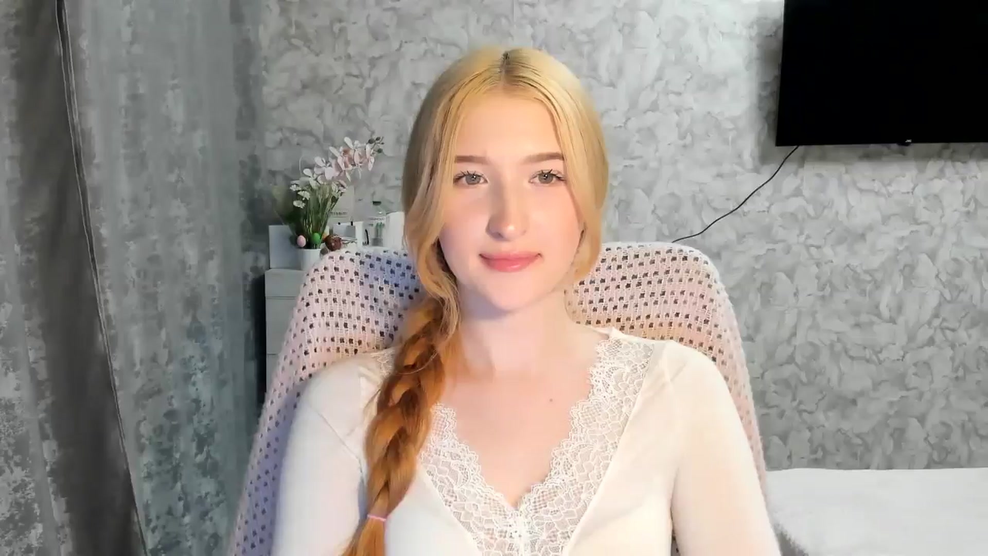Gallery image thumbnail from Ilona_Here's myfreecams stream on, 04/28/2026, 17:21 image 15 of 20