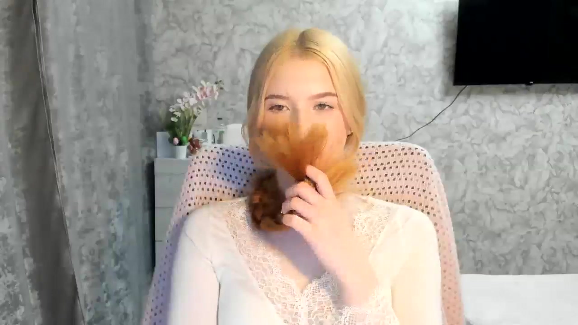 Gallery image thumbnail from Ilona_Here's myfreecams stream on, 04/28/2026, 17:21 image 18 of 20