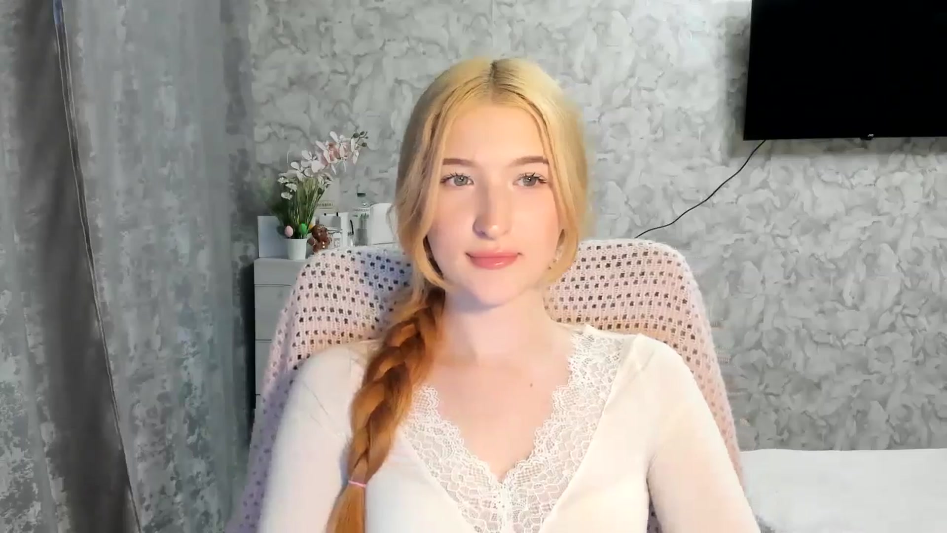 Gallery image thumbnail from Ilona_Here's myfreecams stream on, 04/28/2026, 17:21 image 7 of 20