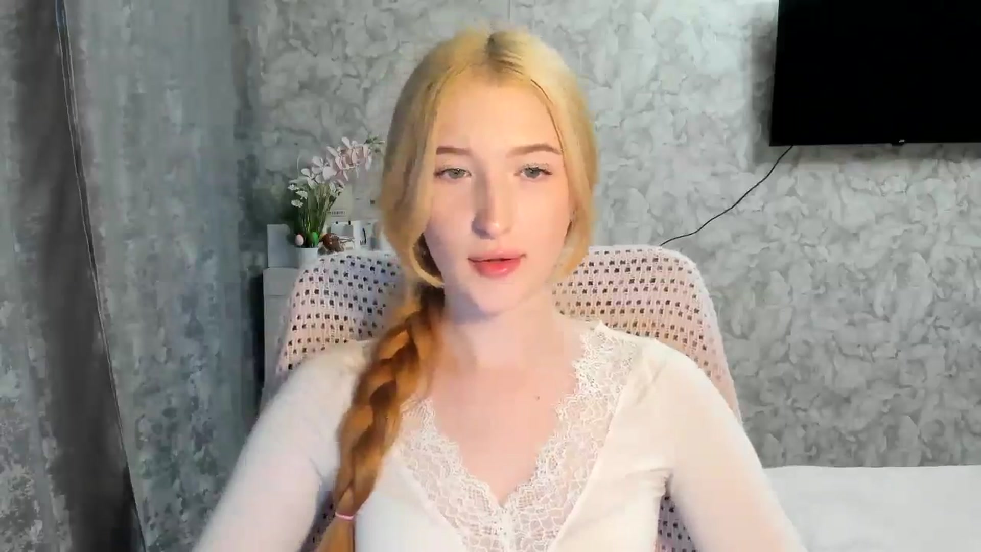 Gallery image thumbnail from Ilona_Here's myfreecams stream on, 04/28/2026, 17:21 image 8 of 20