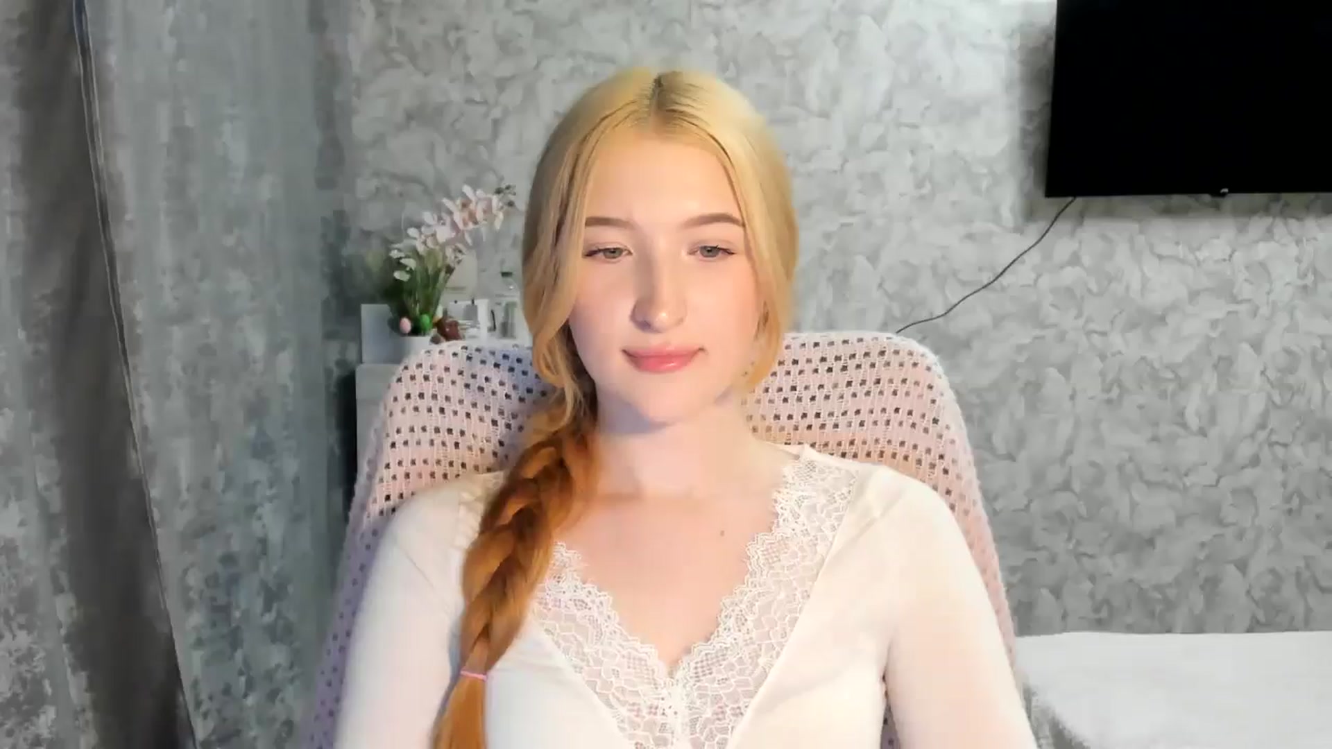 Gallery image thumbnail from Ilona_Here's myfreecams stream on, 04/28/2026, 17:21 image 10 of 20