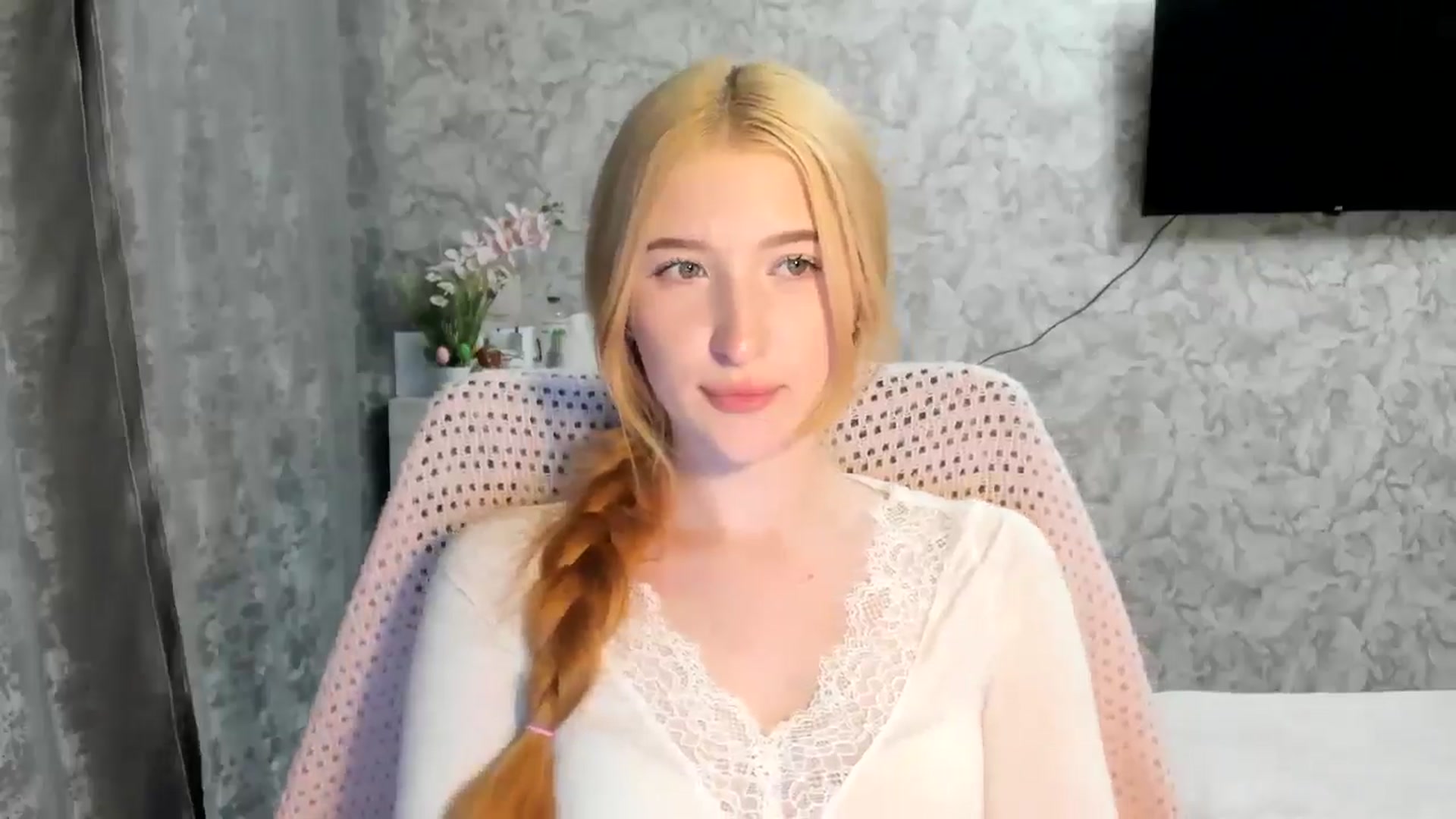 Gallery image thumbnail from Ilona_Here's myfreecams stream on, 04/28/2026, 19:39 image 6 of 20