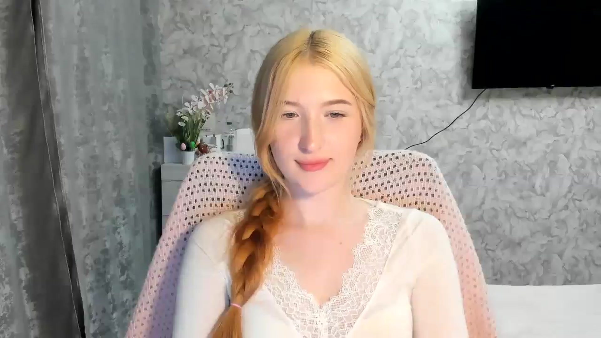 Gallery image thumbnail from Ilona_Here's myfreecams stream on, 04/28/2026, 19:39 image 8 of 20