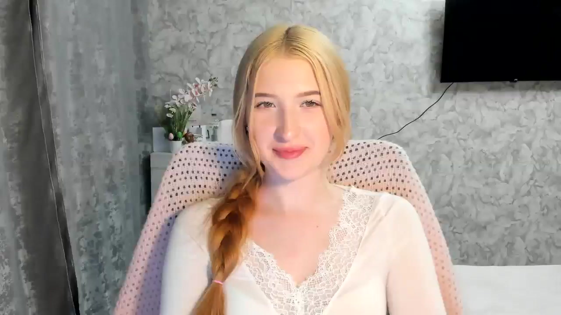 Gallery image thumbnail from Ilona_Here's myfreecams stream on, 04/28/2026, 19:39 image 5 of 20