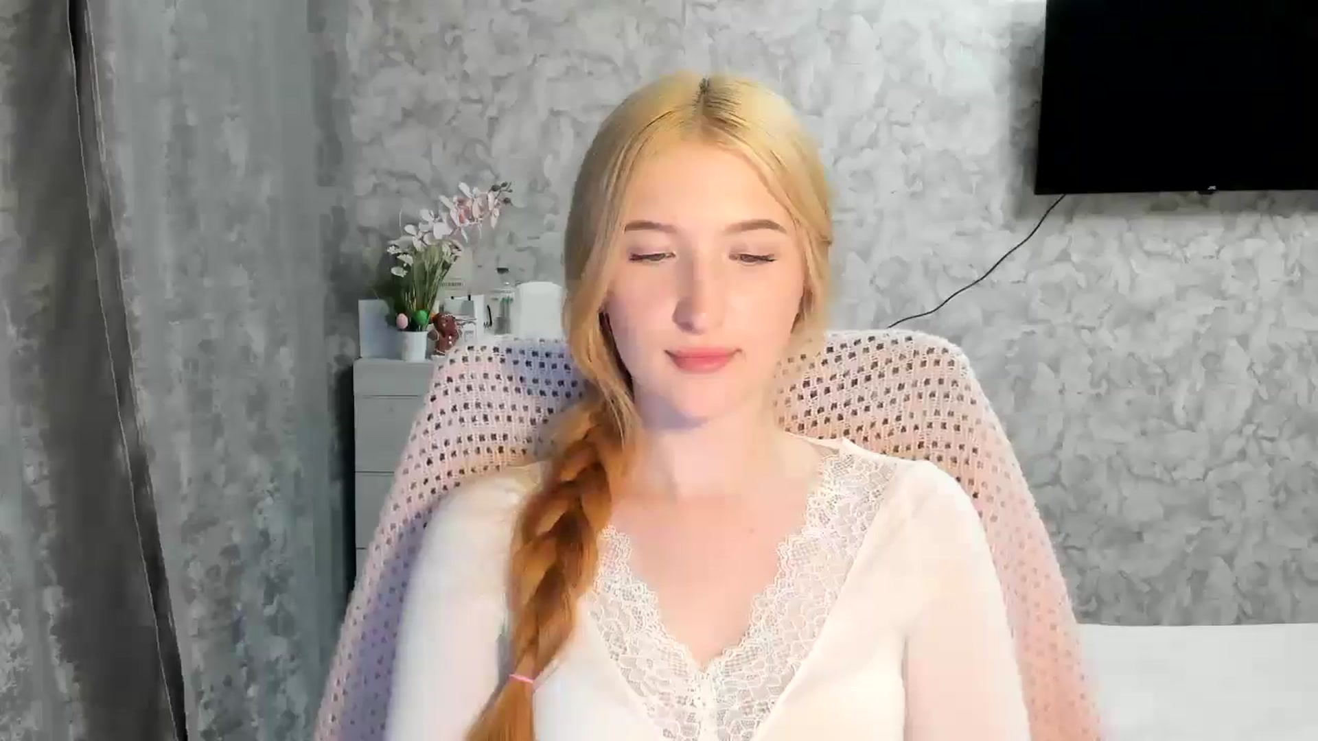 Gallery image thumbnail from Ilona_Here's myfreecams stream on, 04/28/2026, 19:39 image 19 of 20