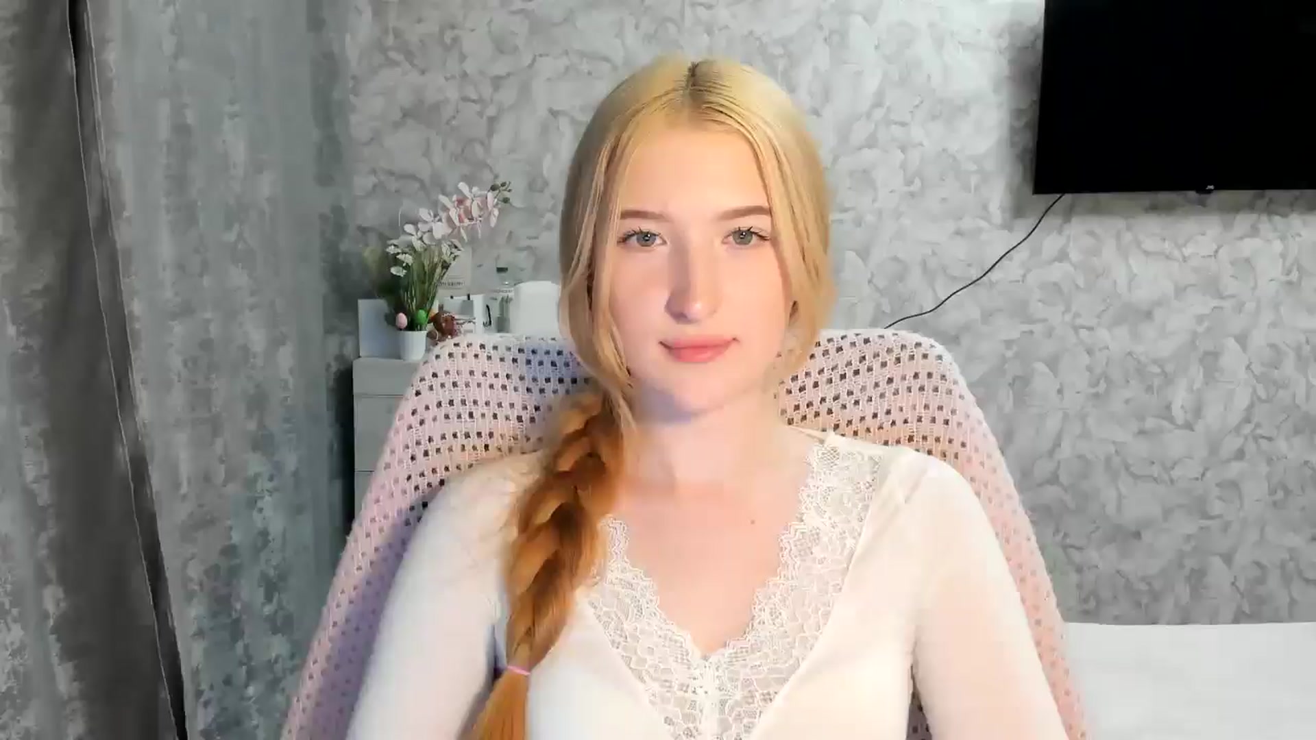 Gallery image thumbnail from Ilona_Here's myfreecams stream on, 04/28/2026, 19:39 image 1 of 20