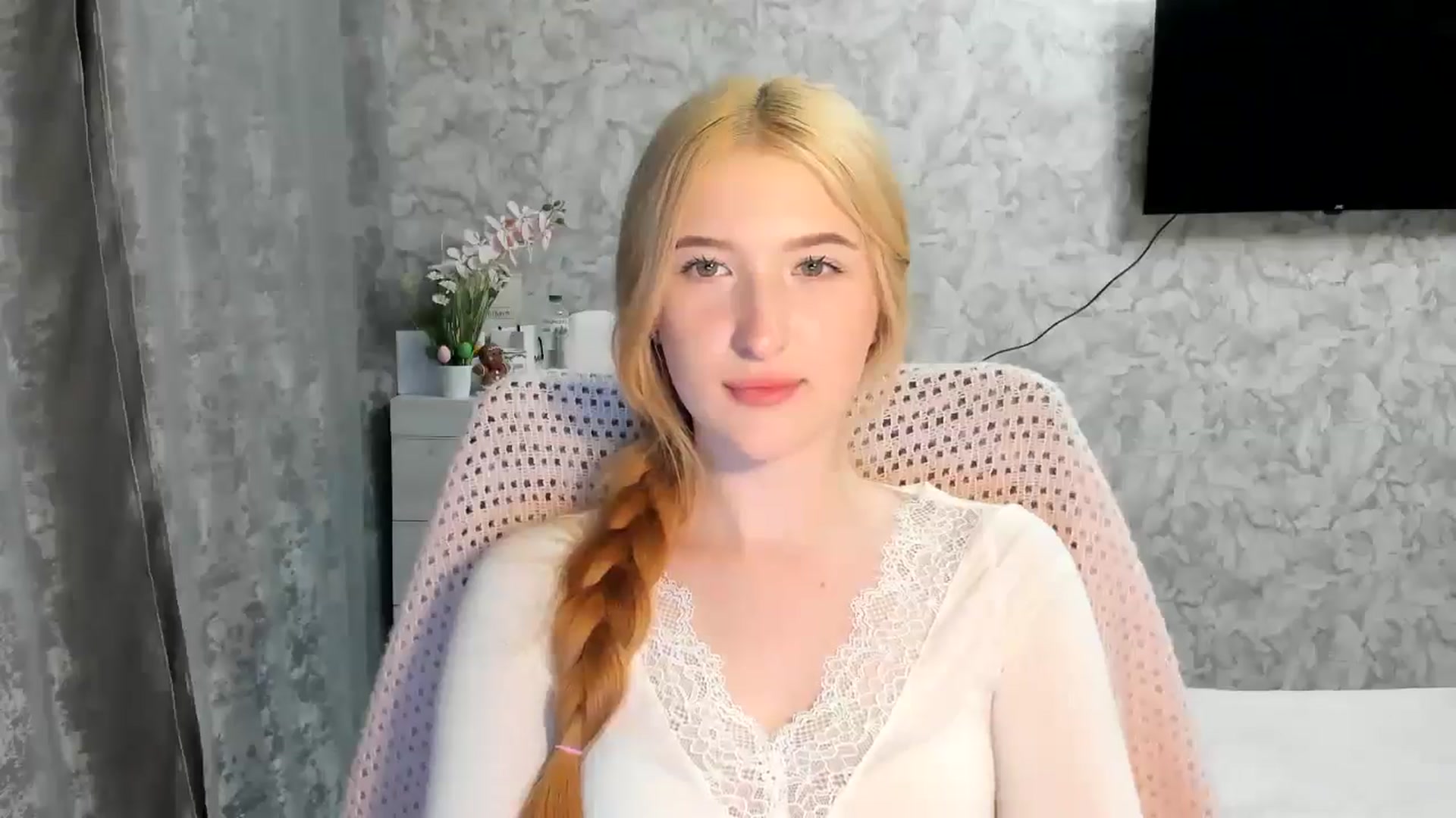 Gallery image thumbnail from Ilona_Here's myfreecams stream on, 04/28/2026, 19:39 image 18 of 20