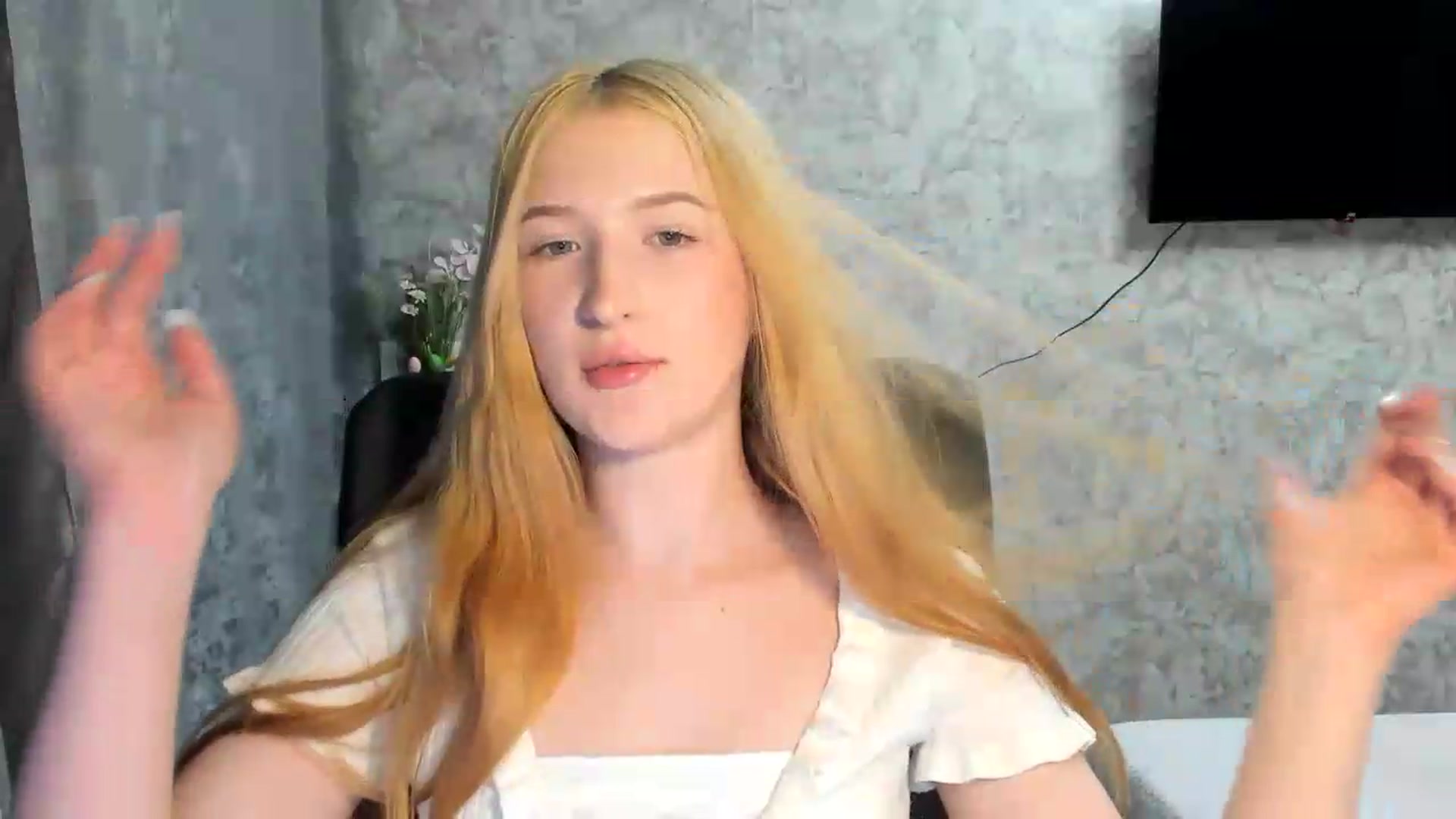 Gallery image thumbnail from Ilona_Here's myfreecams stream on, 04/30/2026, 17:05 image 11 of 20