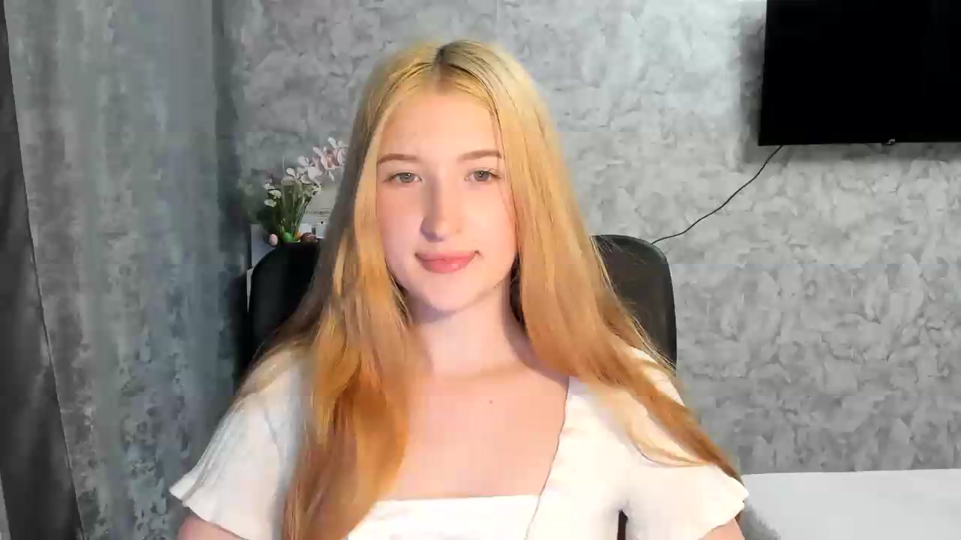 Gallery image thumbnail from Ilona_Here's myfreecams stream on, 04/30/2026, 17:05 image 14 of 20