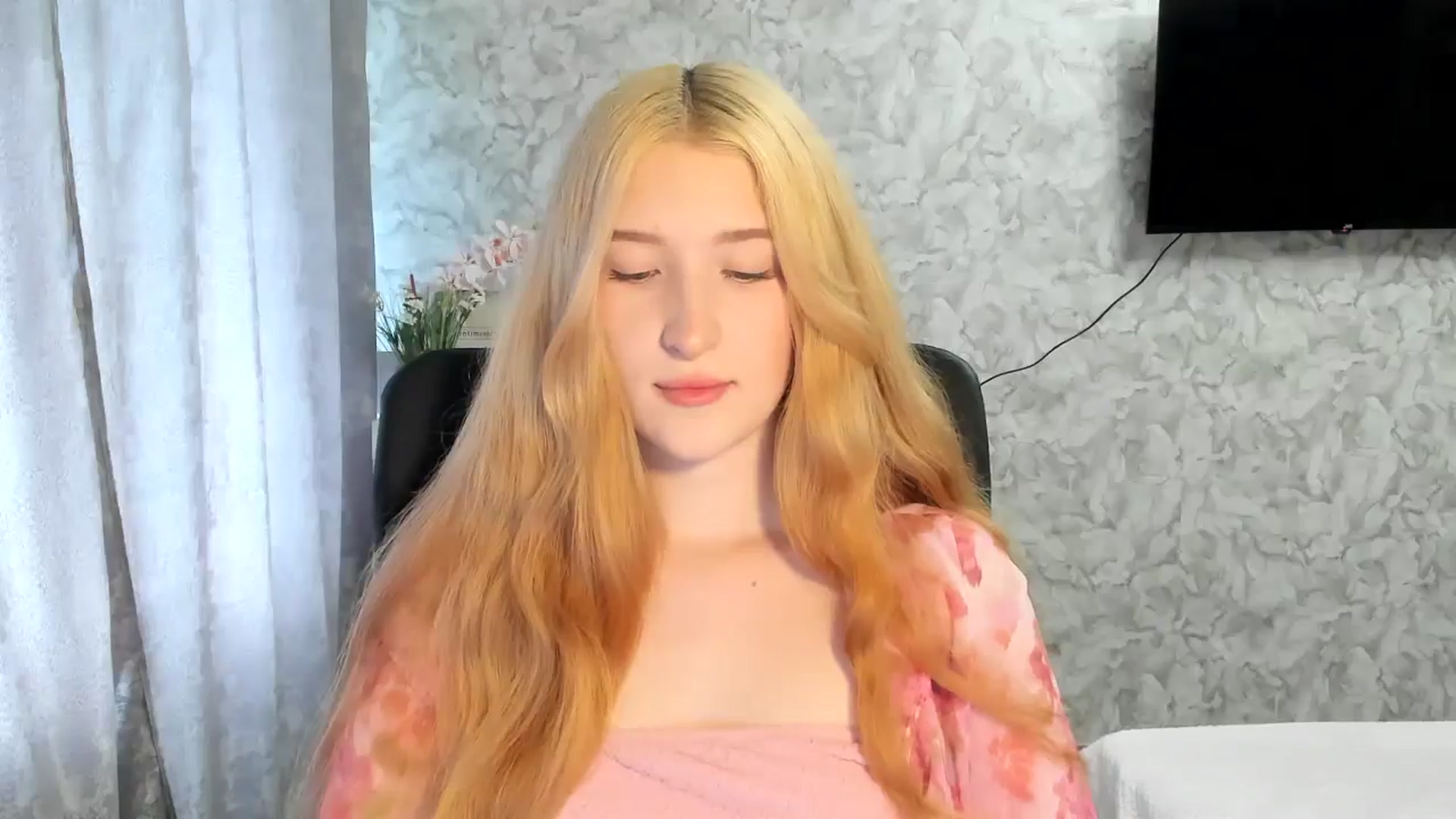 Gallery image thumbnail from Ilona_Here's myfreecams stream on, 05/01/2026, 12:19 image 4 of 20