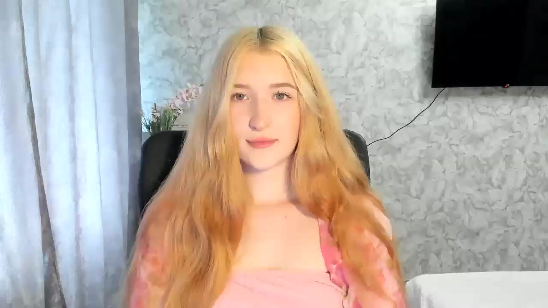 Gallery image thumbnail from Ilona_Here's myfreecams stream on, 05/01/2026, 12:19 image 7 of 20