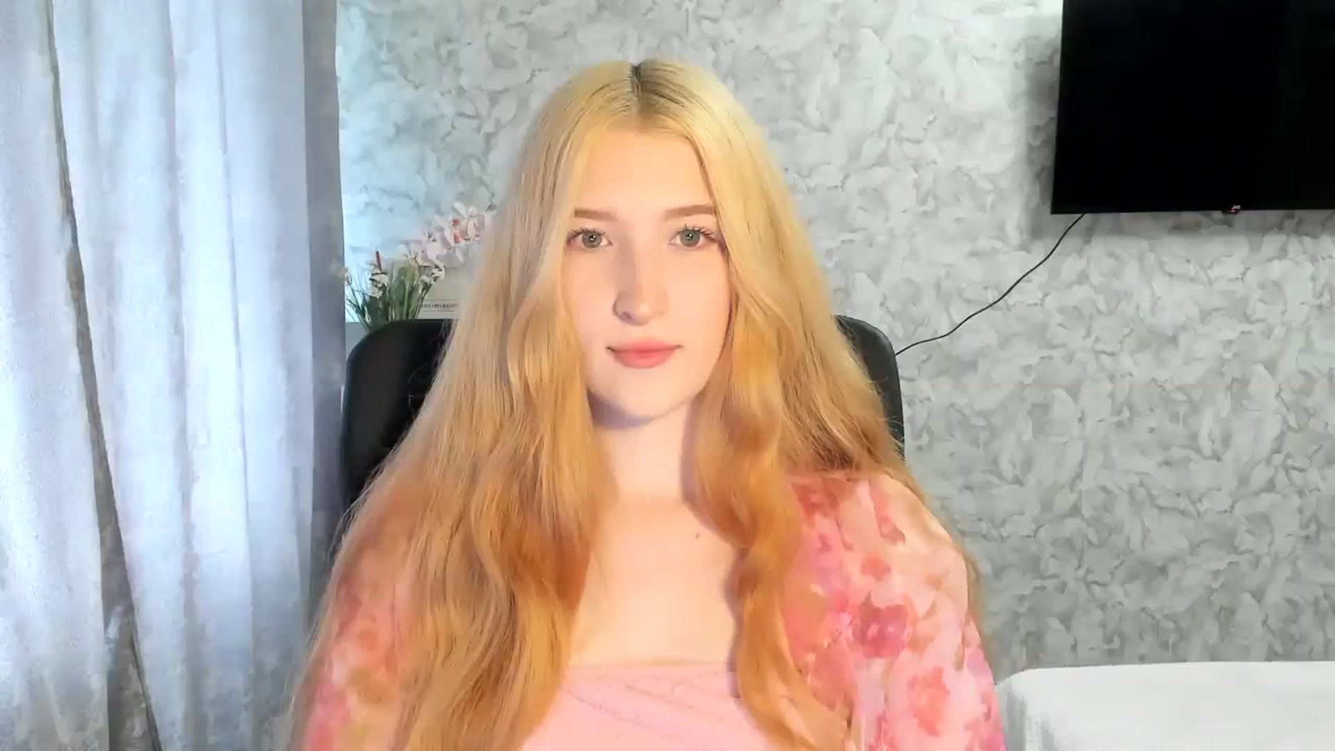 Gallery image thumbnail from Ilona_Here's myfreecams stream on, 05/01/2026, 12:19 image 5 of 20