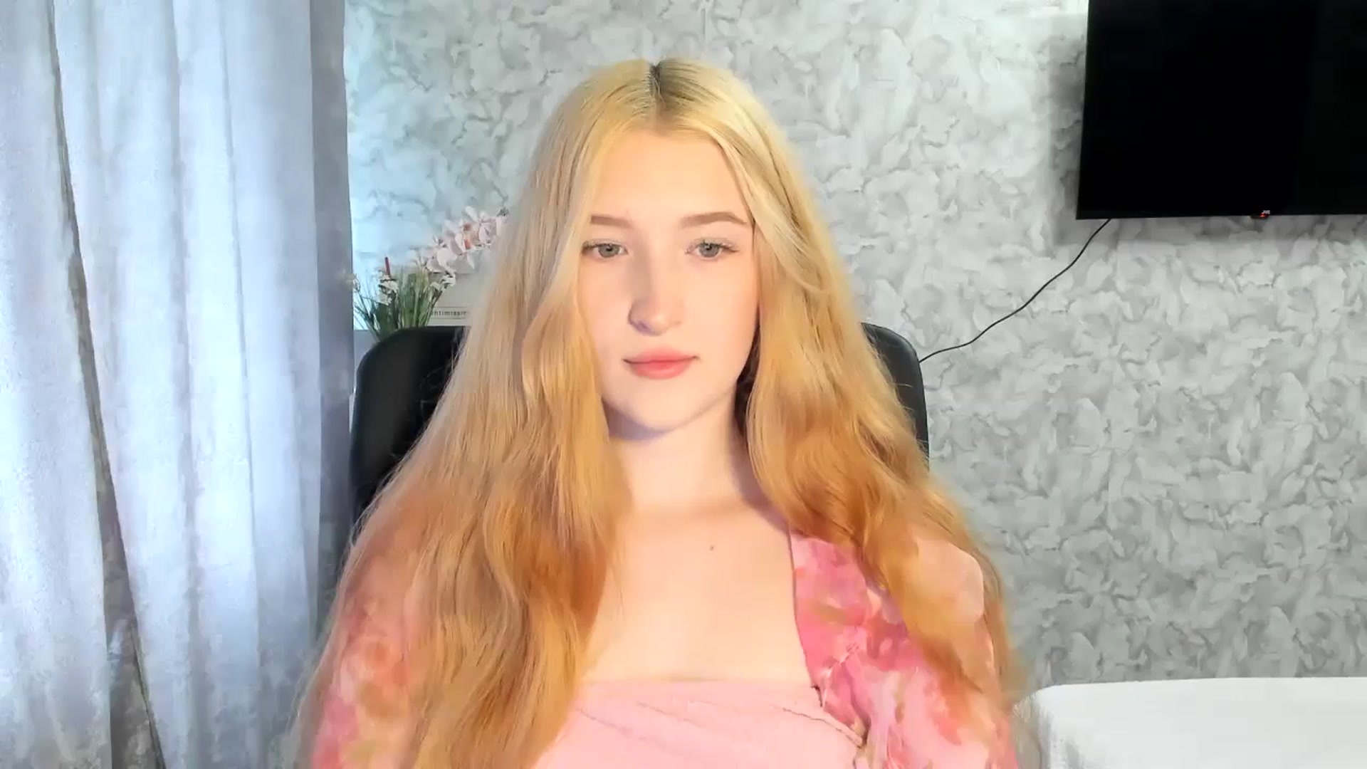 Gallery image thumbnail from Ilona_Here's myfreecams stream on, 05/01/2026, 12:19 image 6 of 20