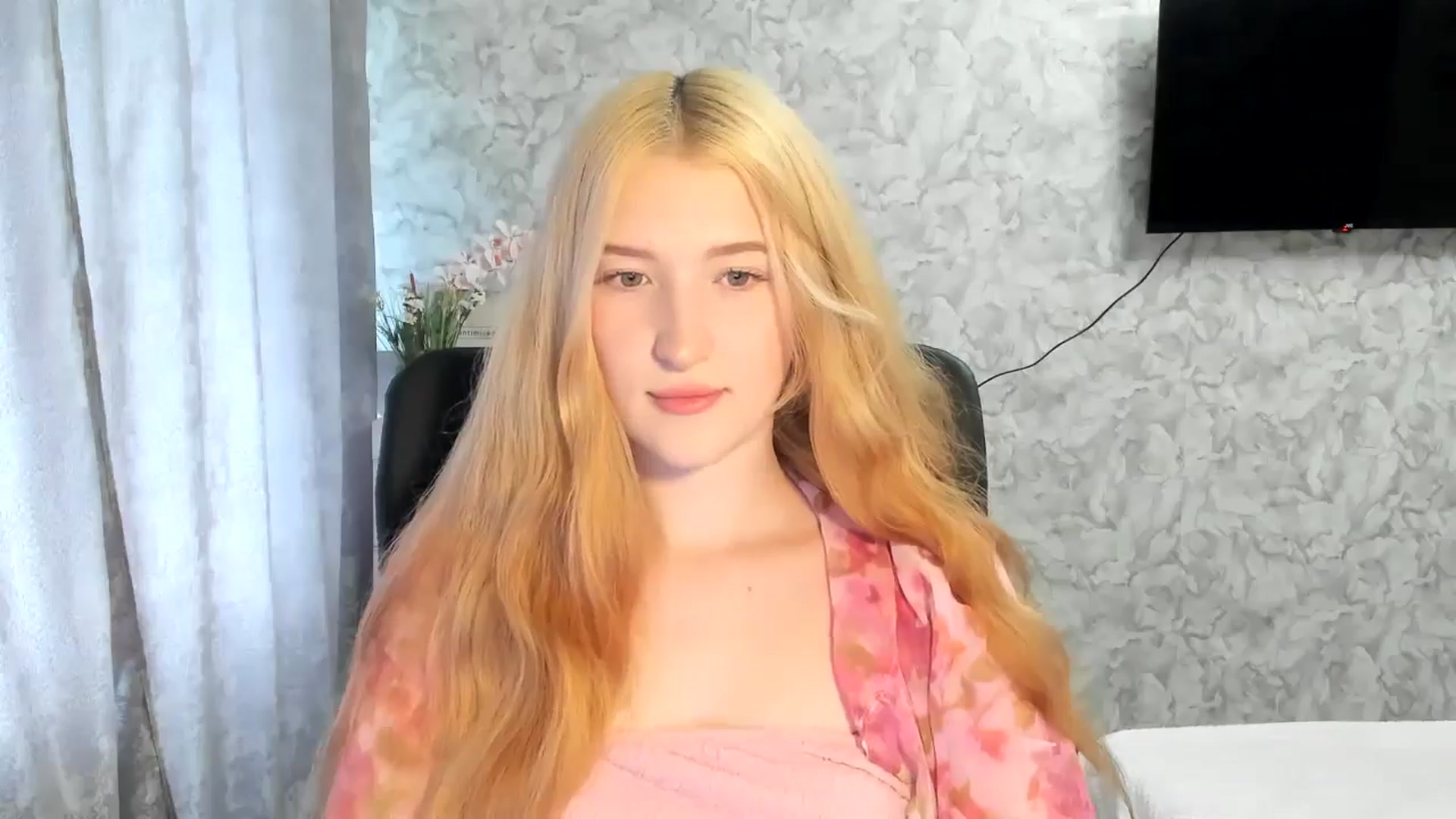 Gallery image thumbnail from Ilona_Here's myfreecams stream on, 05/01/2026, 12:19 image 10 of 20