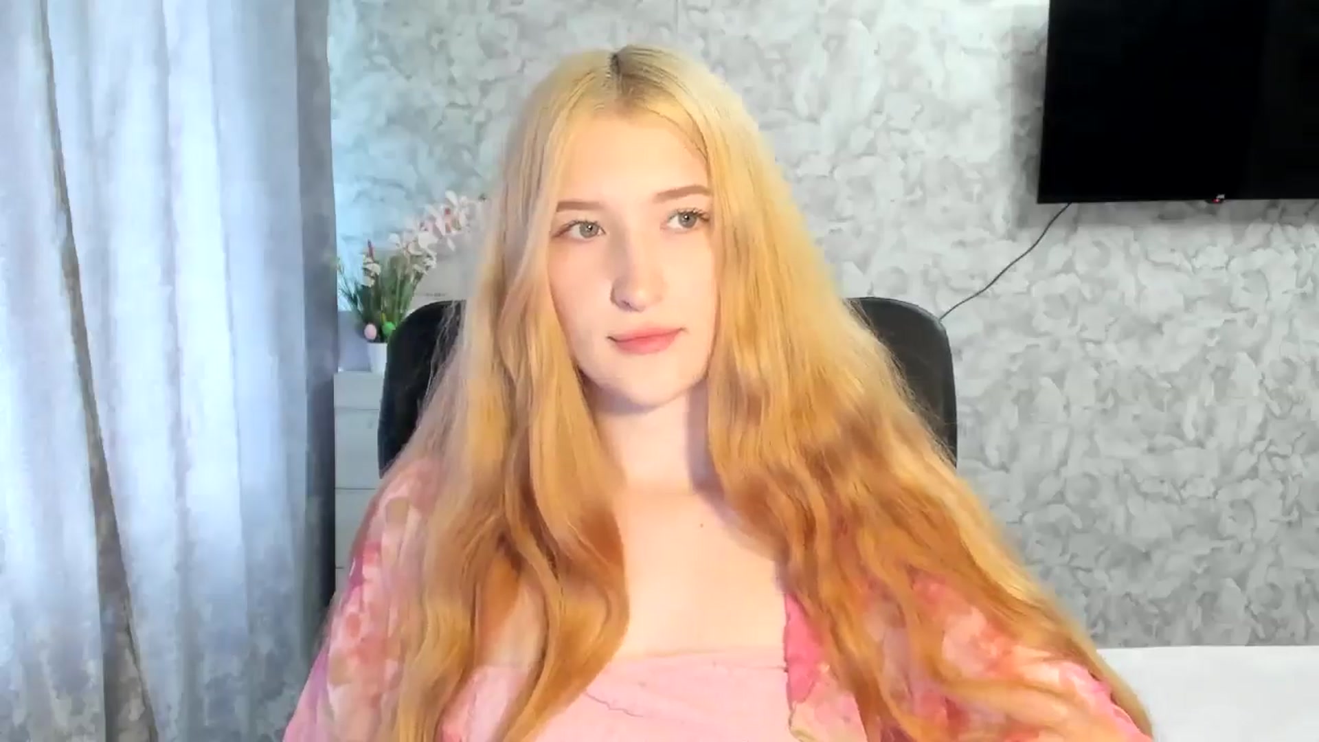 Gallery image thumbnail from Ilona_Here's myfreecams stream on, 05/01/2026, 14:31 image 2 of 20