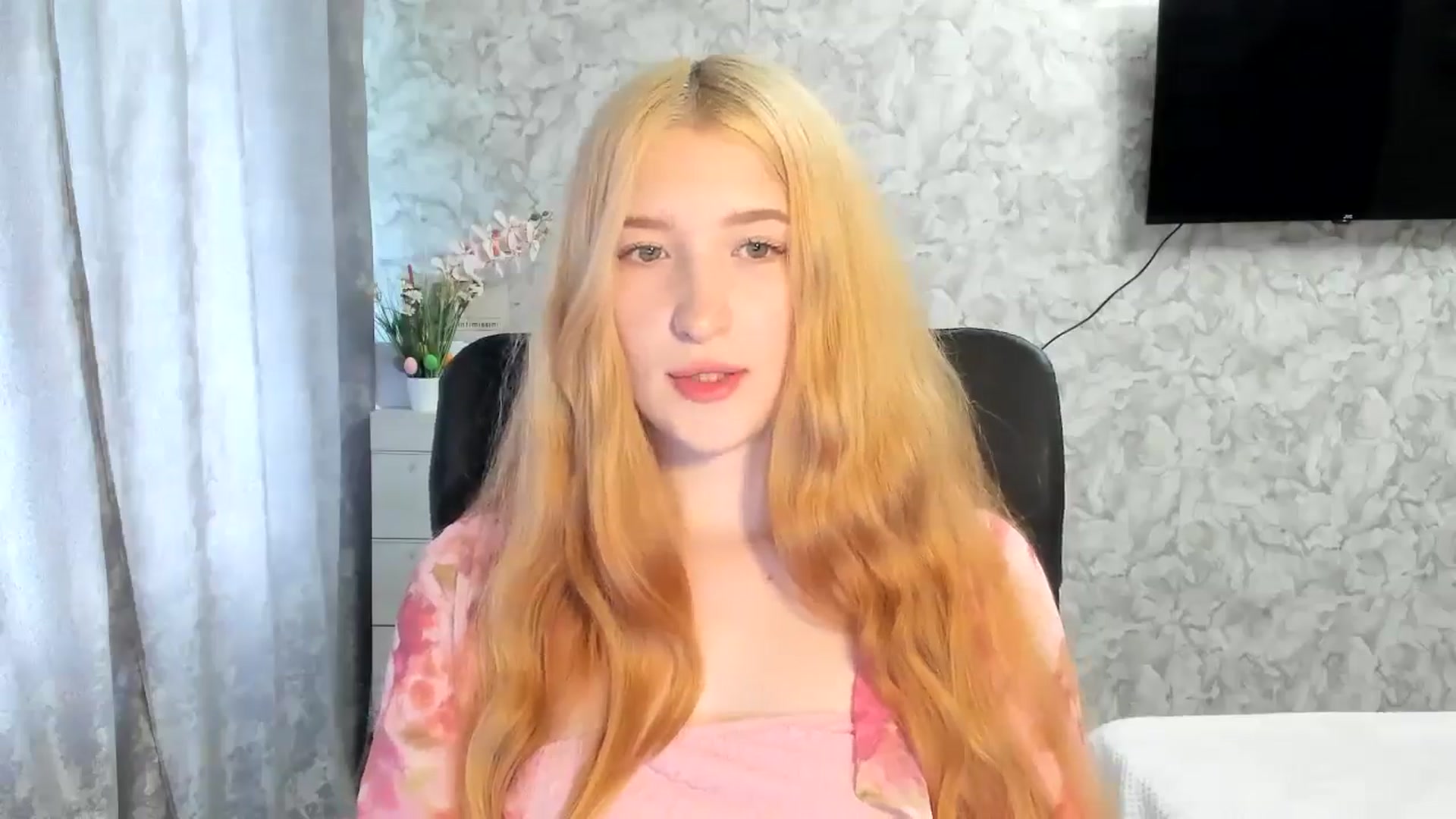Gallery image thumbnail from Ilona_Here's myfreecams stream on, 05/01/2026, 14:31 image 3 of 20