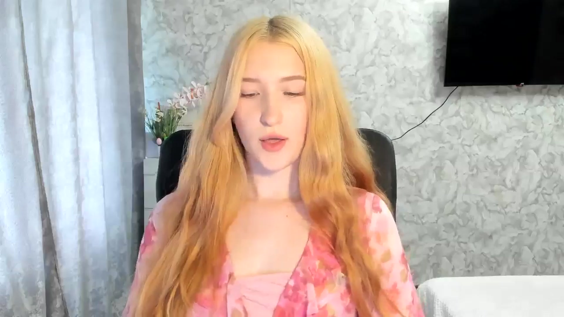 Gallery image thumbnail from Ilona_Here's myfreecams stream on, 05/01/2026, 14:31 image 20 of 20