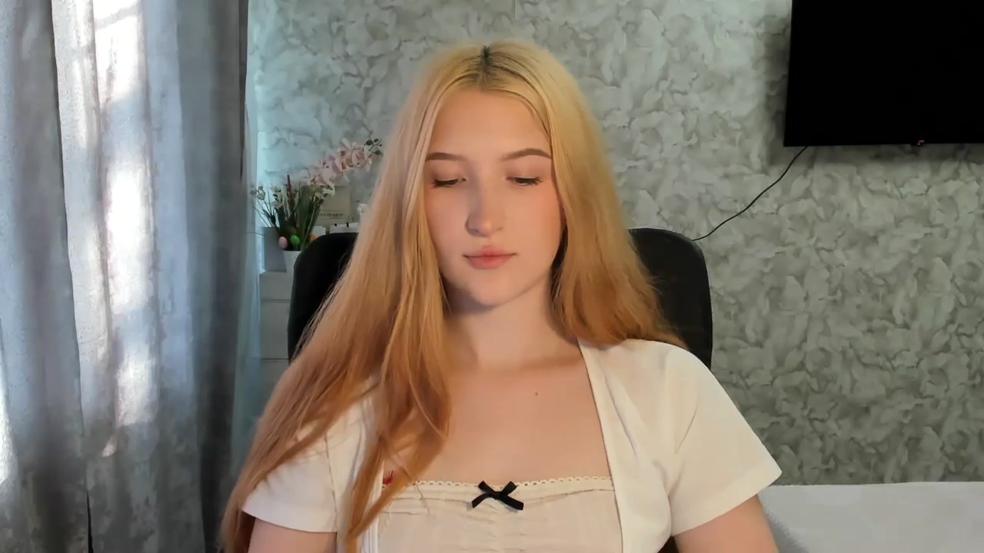 Gallery image thumbnail from Ilona_Here's myfreecams stream on, 05/03/2026, 14:47 image 10 of 20