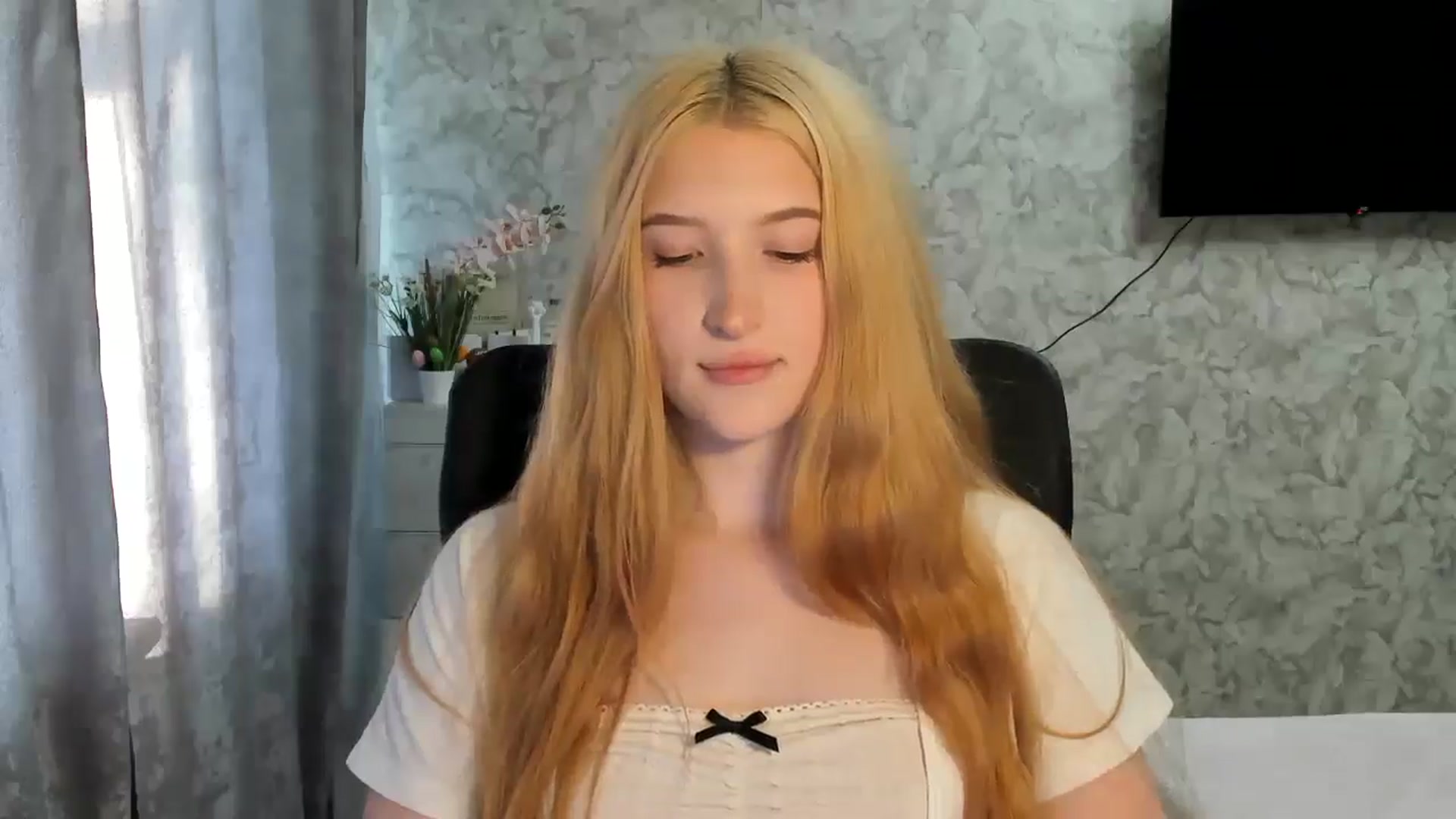 Gallery image thumbnail from Ilona_Here's myfreecams stream on, 05/03/2026, 15:19 image 4 of 20