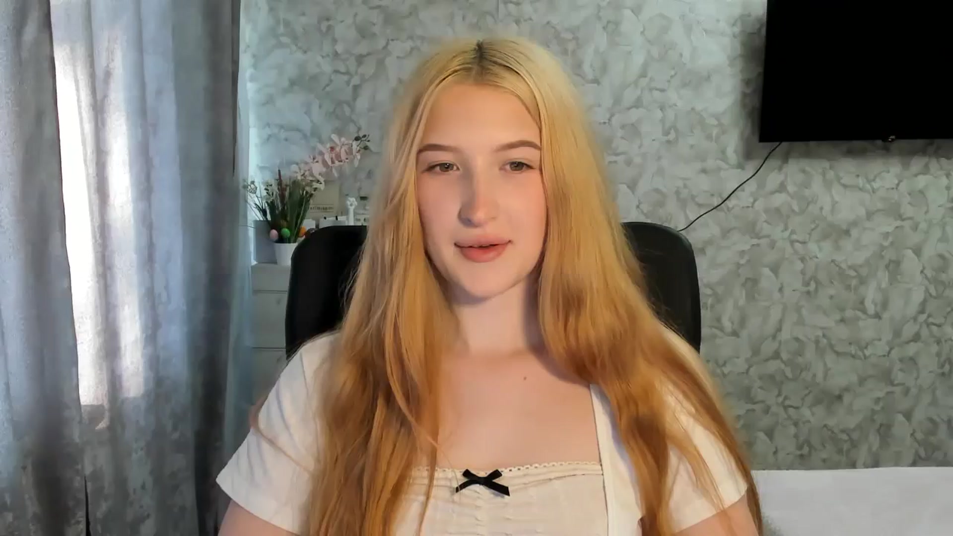 Gallery image thumbnail from Ilona_Here's myfreecams stream on, 05/03/2026, 15:19 image 13 of 20