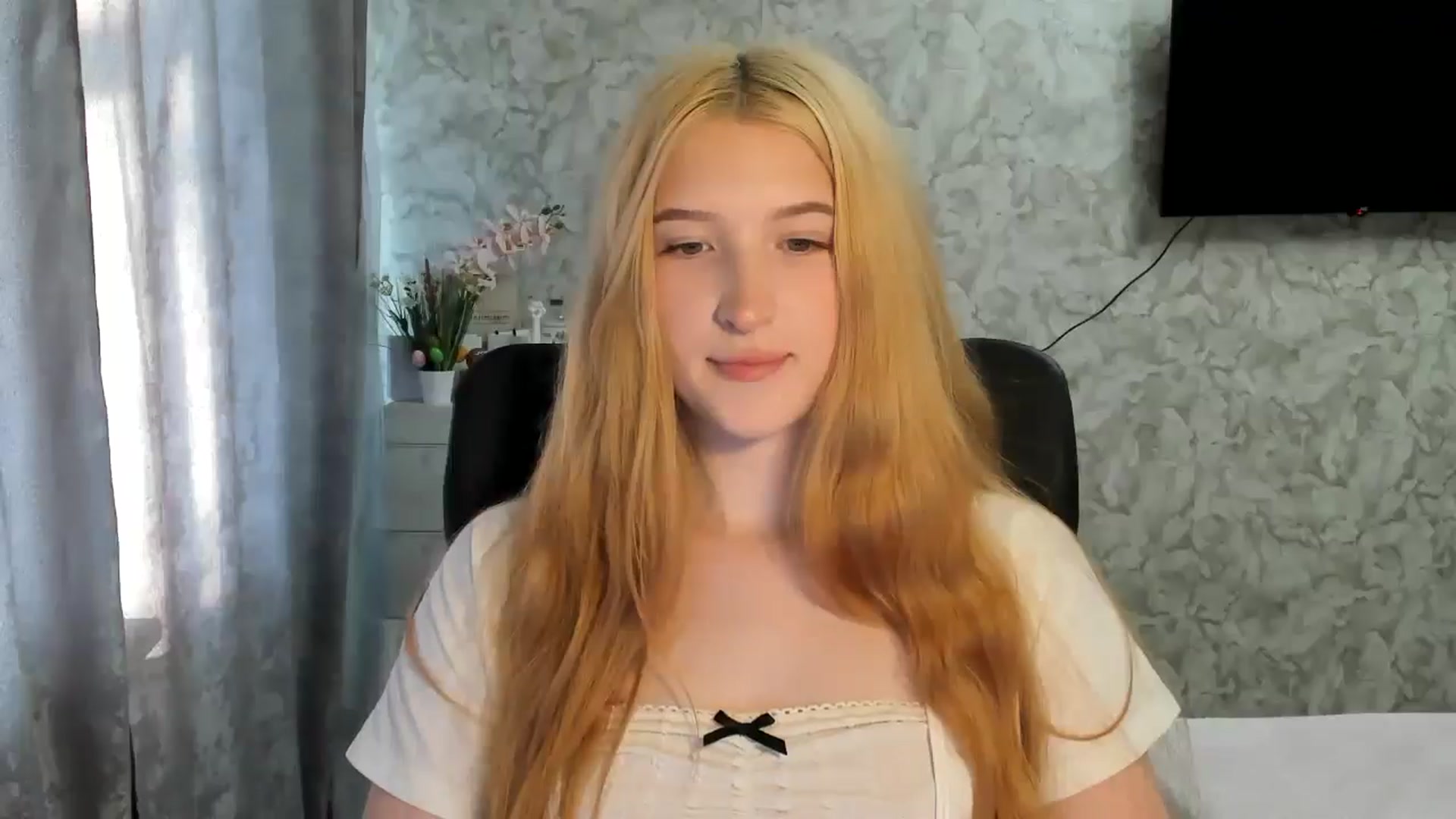 Gallery image thumbnail from Ilona_Here's myfreecams stream on, 05/03/2026, 15:19 image 3 of 20