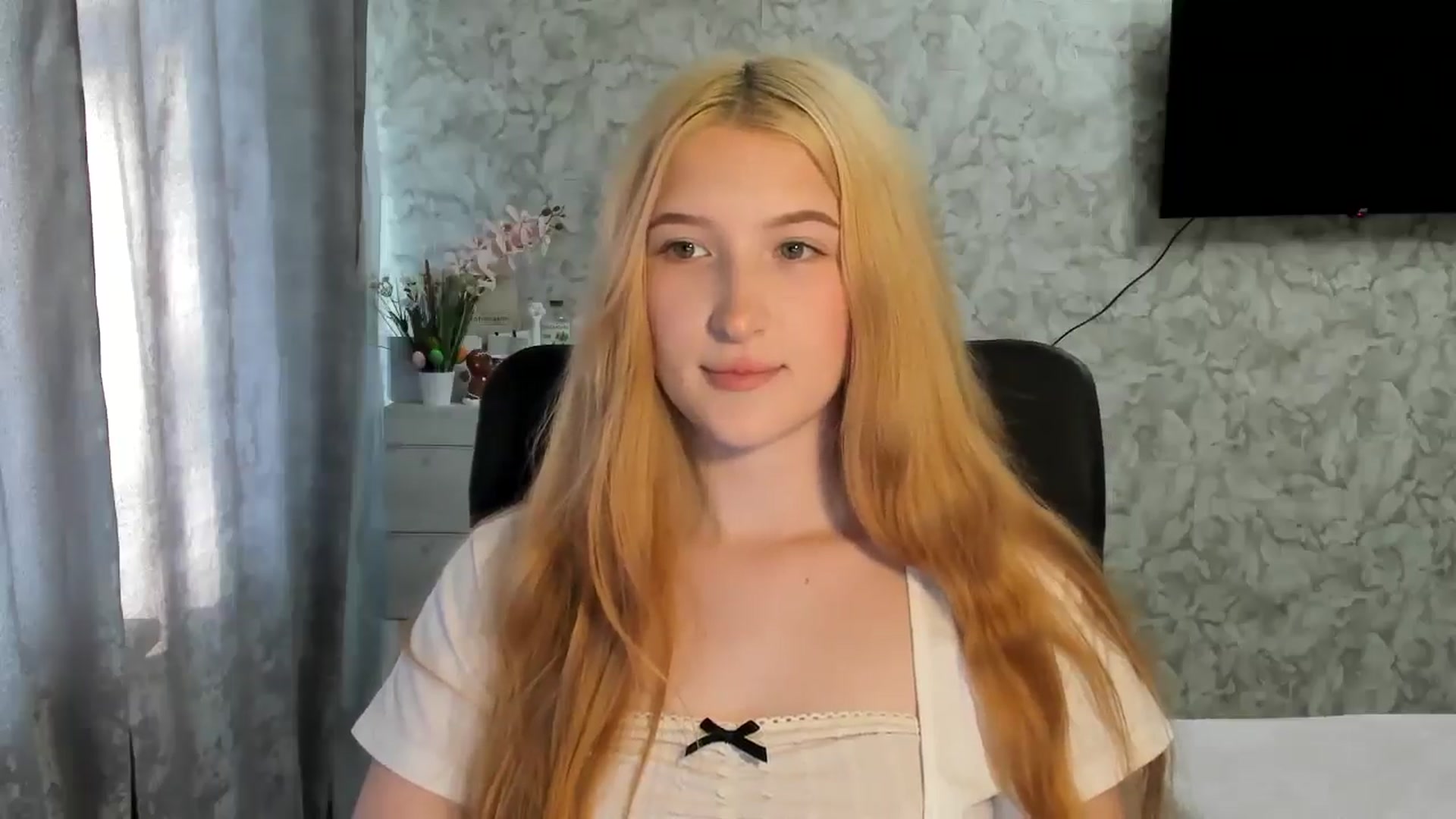 Gallery image thumbnail from Ilona_Here's myfreecams stream on, 05/03/2026, 15:19 image 12 of 20