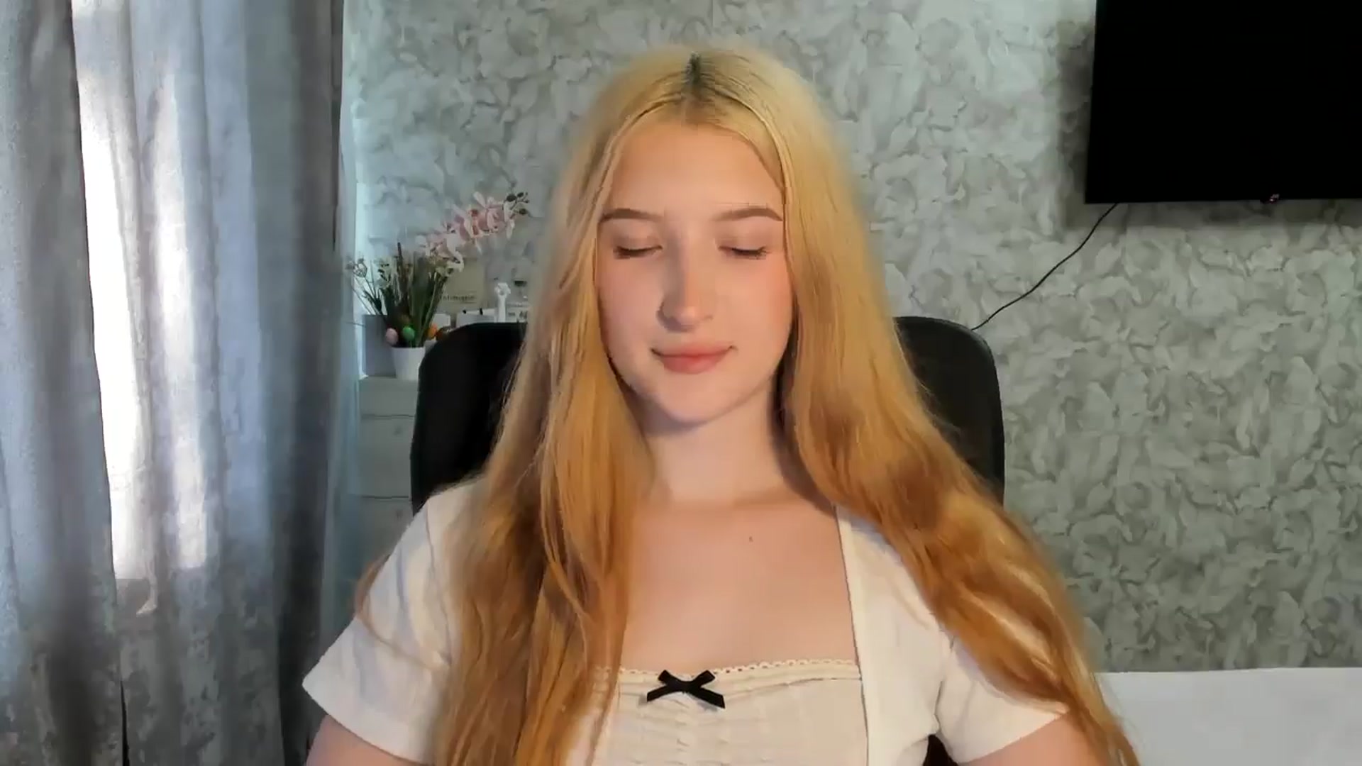 Gallery image thumbnail from Ilona_Here's myfreecams stream on, 05/03/2026, 15:19 image 10 of 20