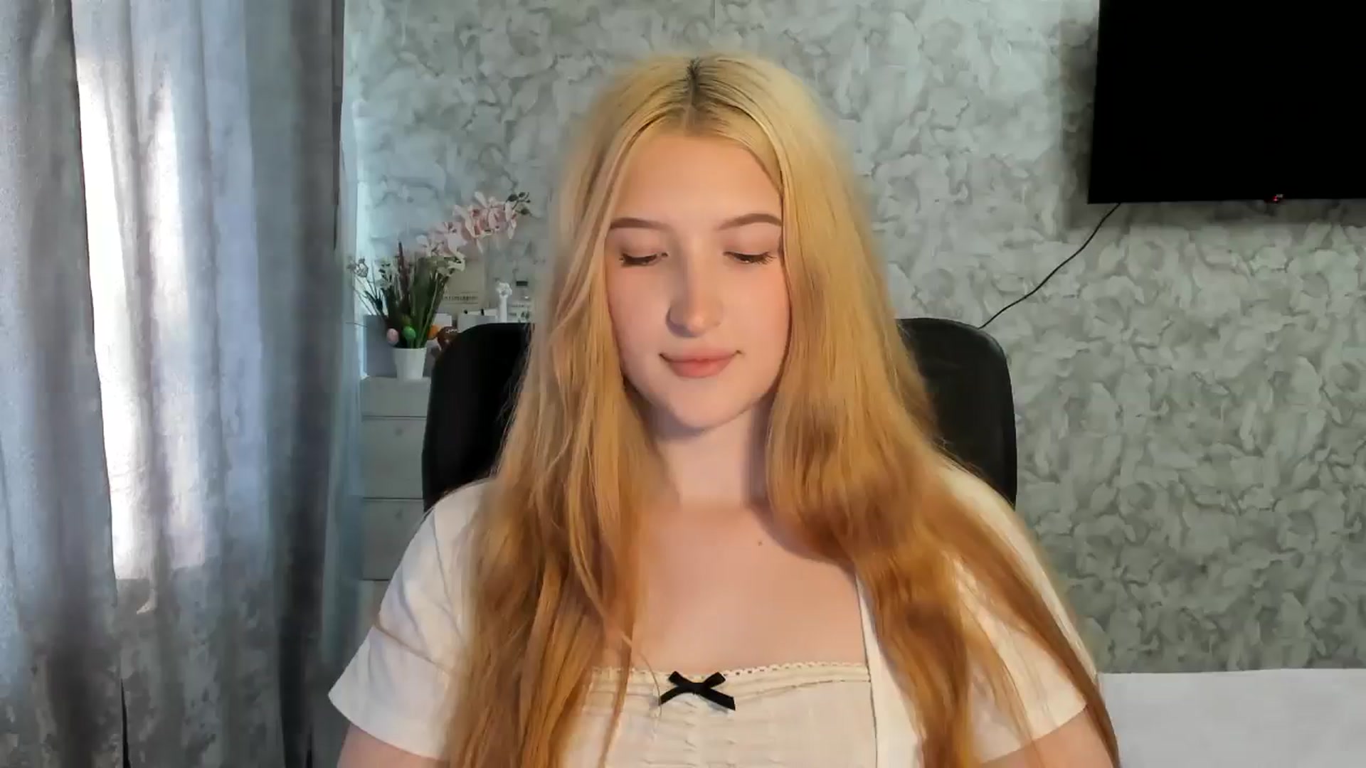 Gallery image thumbnail from Ilona_Here's myfreecams stream on, 05/03/2026, 15:19 image 16 of 20