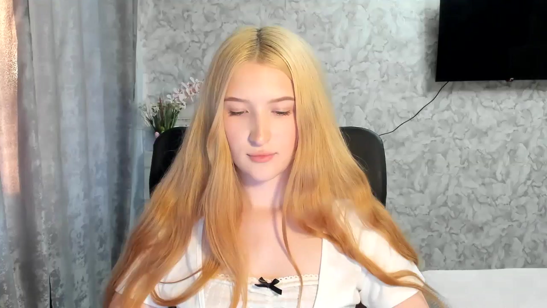 Gallery image thumbnail from Ilona_Here's myfreecams stream on, 05/03/2026, 16:43 image 2 of 20