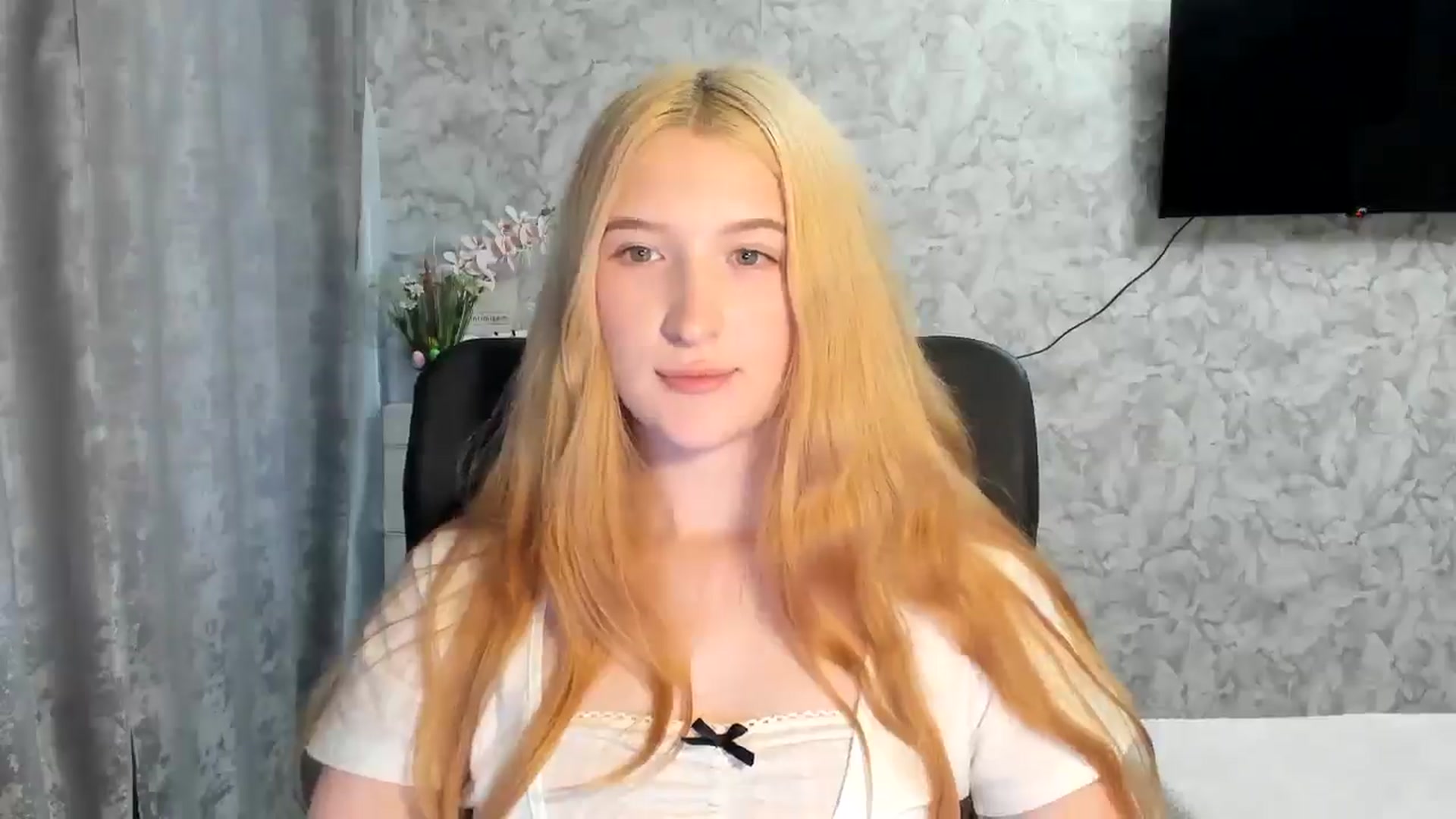 Gallery image thumbnail from Ilona_Here's myfreecams stream on, 05/03/2026, 16:43 image 15 of 20