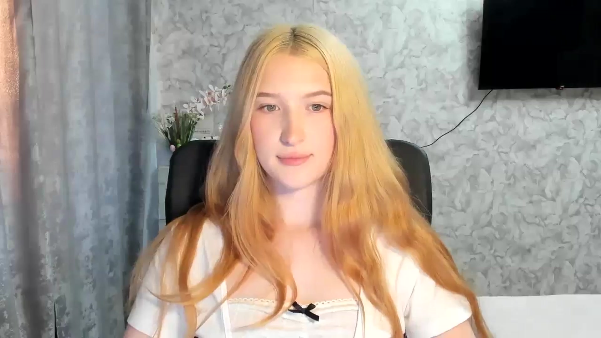 Gallery image thumbnail from Ilona_Here's myfreecams stream on, 05/03/2026, 16:43 image 9 of 20