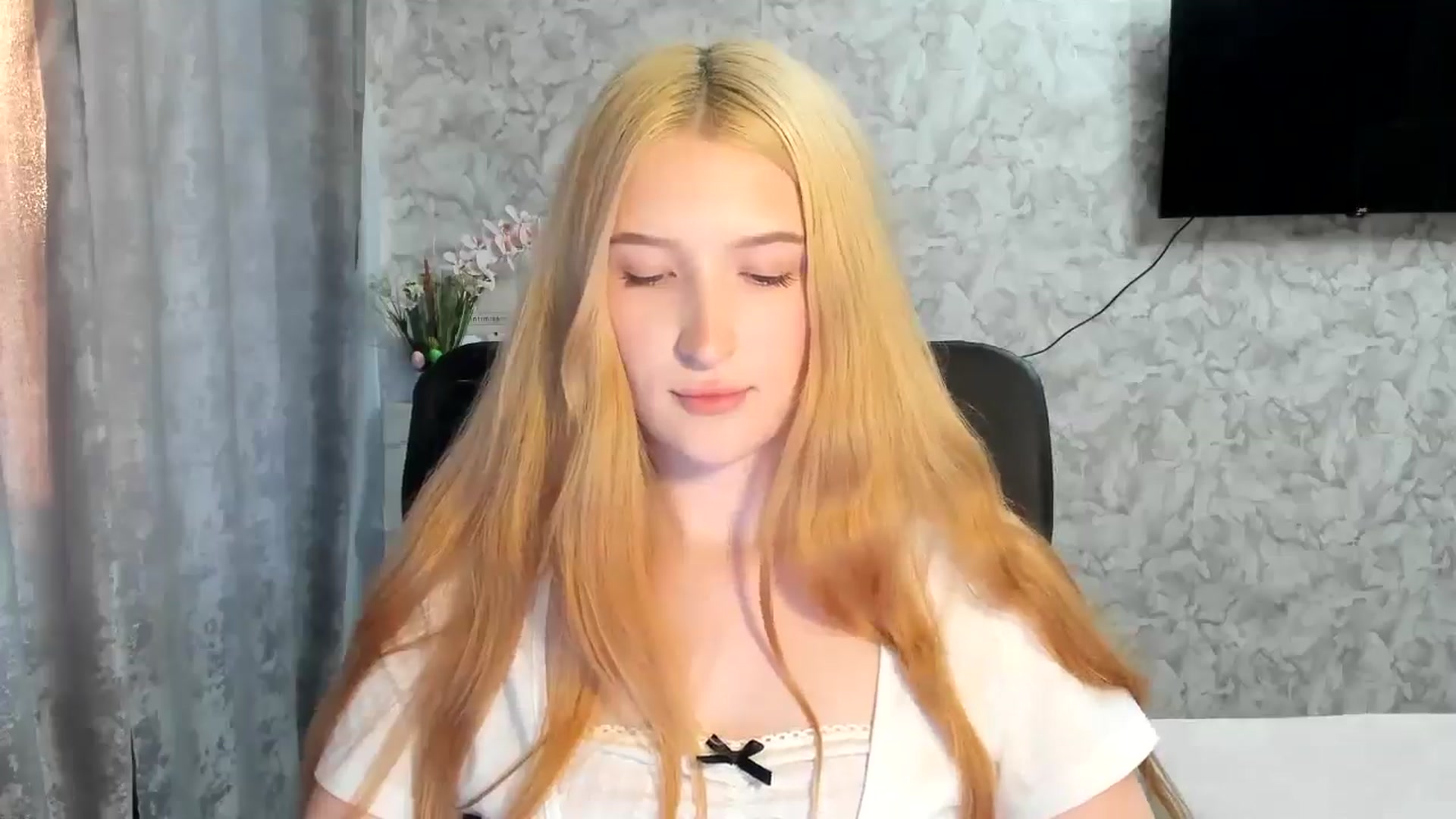 Gallery image thumbnail from Ilona_Here's myfreecams stream on, 05/03/2026, 16:43 image 5 of 20