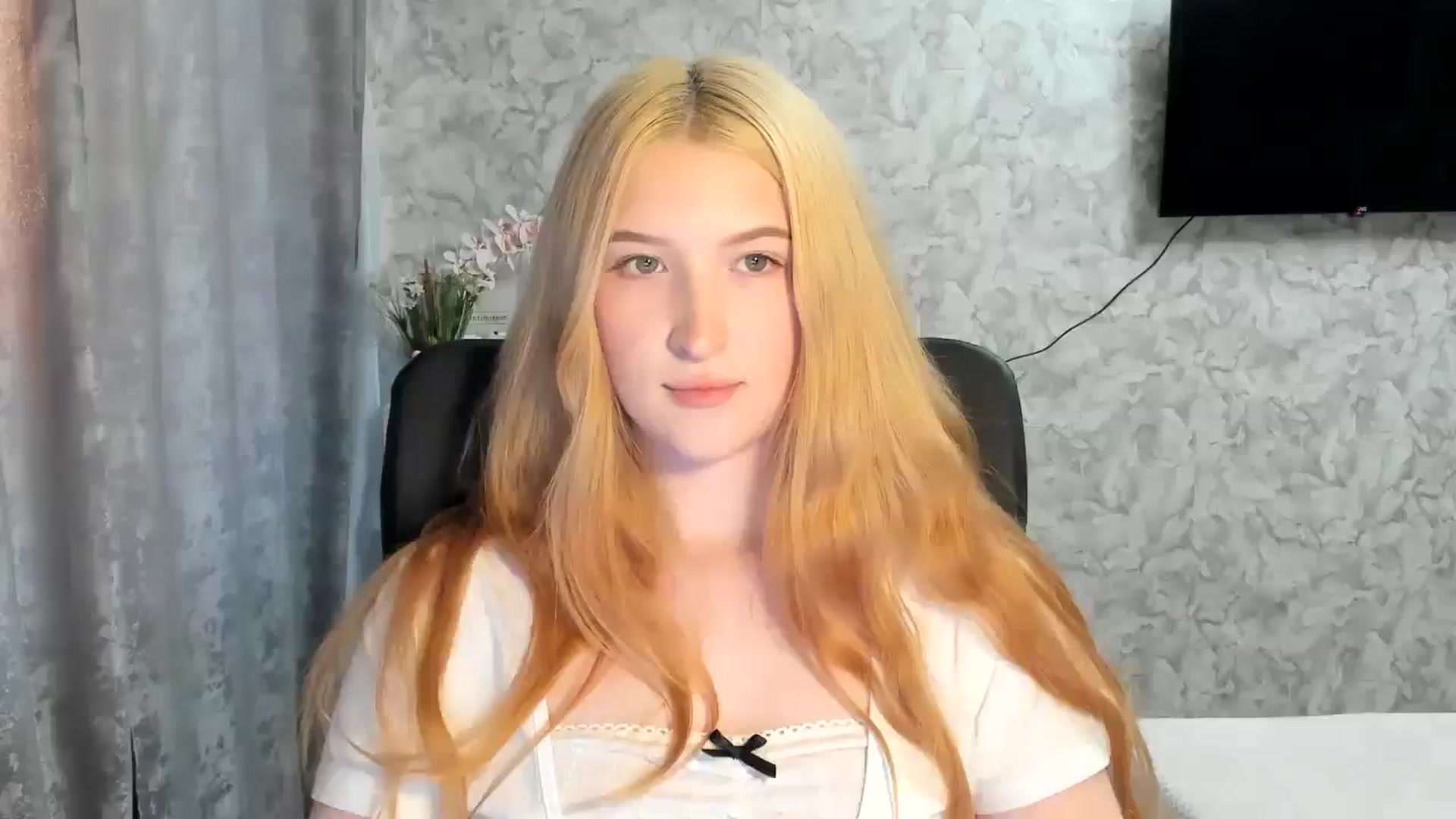 Gallery image thumbnail from Ilona_Here's myfreecams stream on, 05/03/2026, 16:43 image 10 of 20