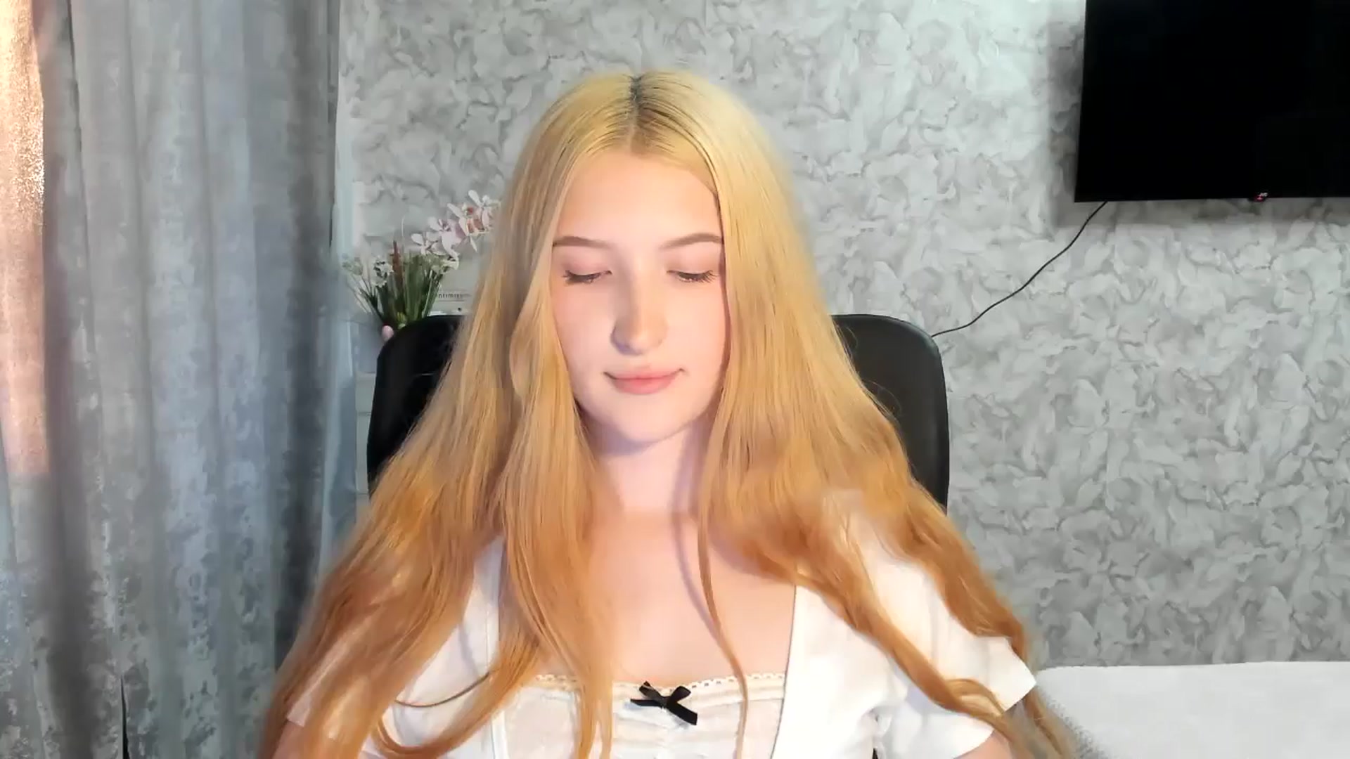 Gallery image thumbnail from Ilona_Here's myfreecams stream on, 05/03/2026, 16:43 image 3 of 20